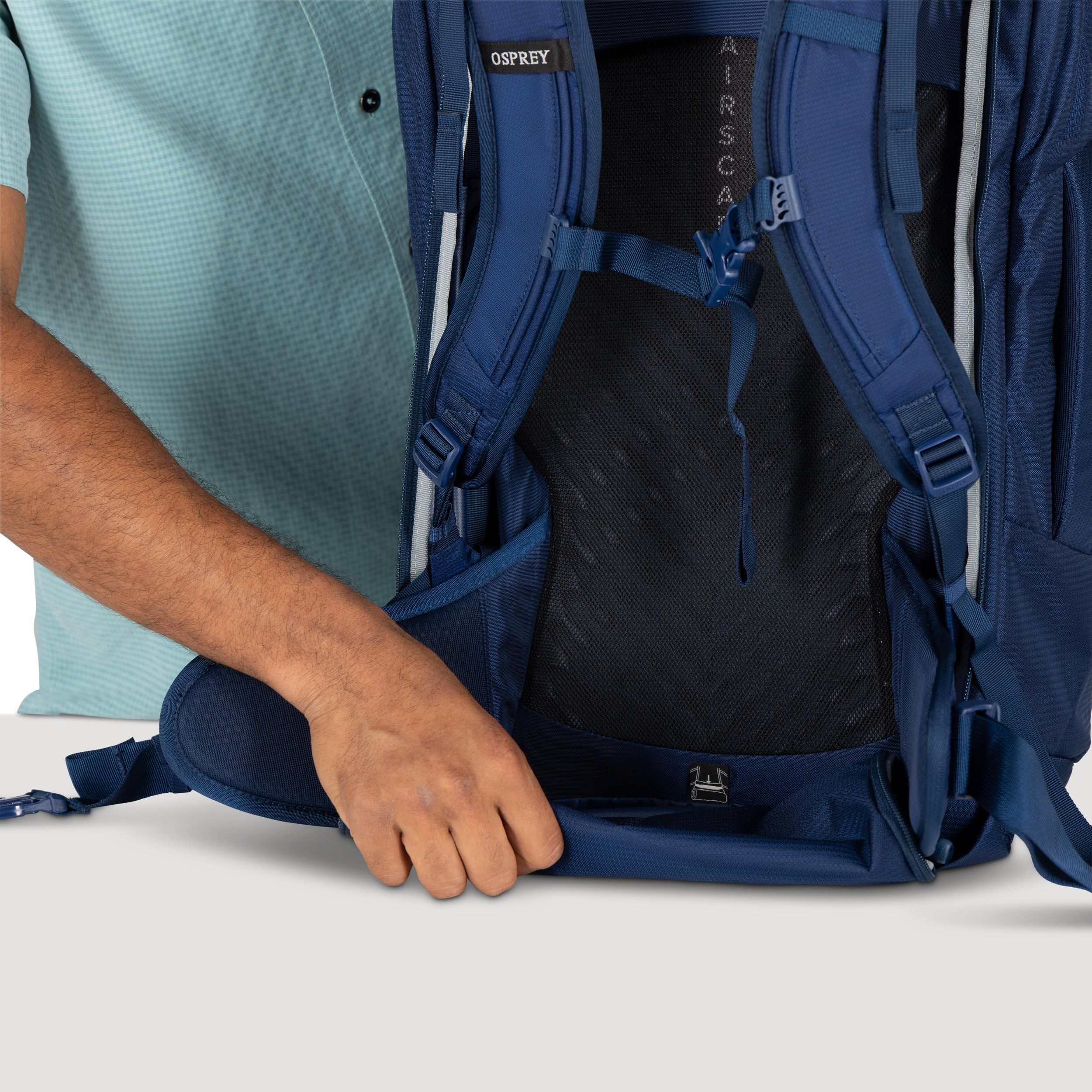 OSPREY Farpoint™ 40 2.0 Stowable Harness Travel Pack