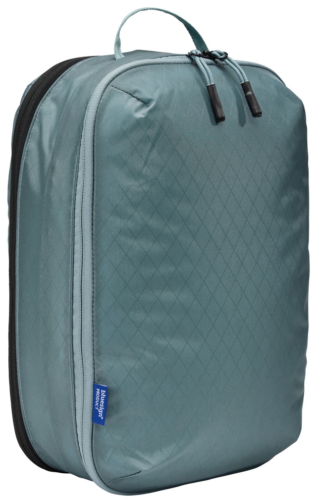 Thule Clean/Dirty Compression Packing Cube Front_Angled_Right