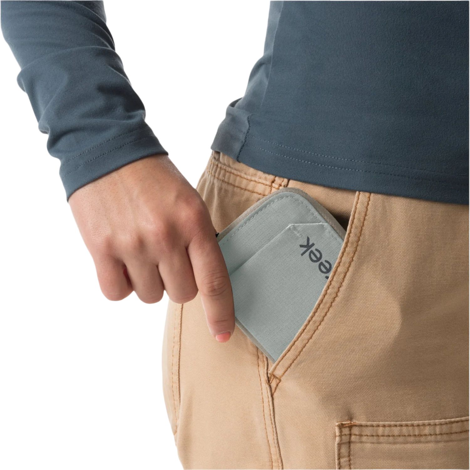 Eagle Creek Stash RFID Wallet CloseUp