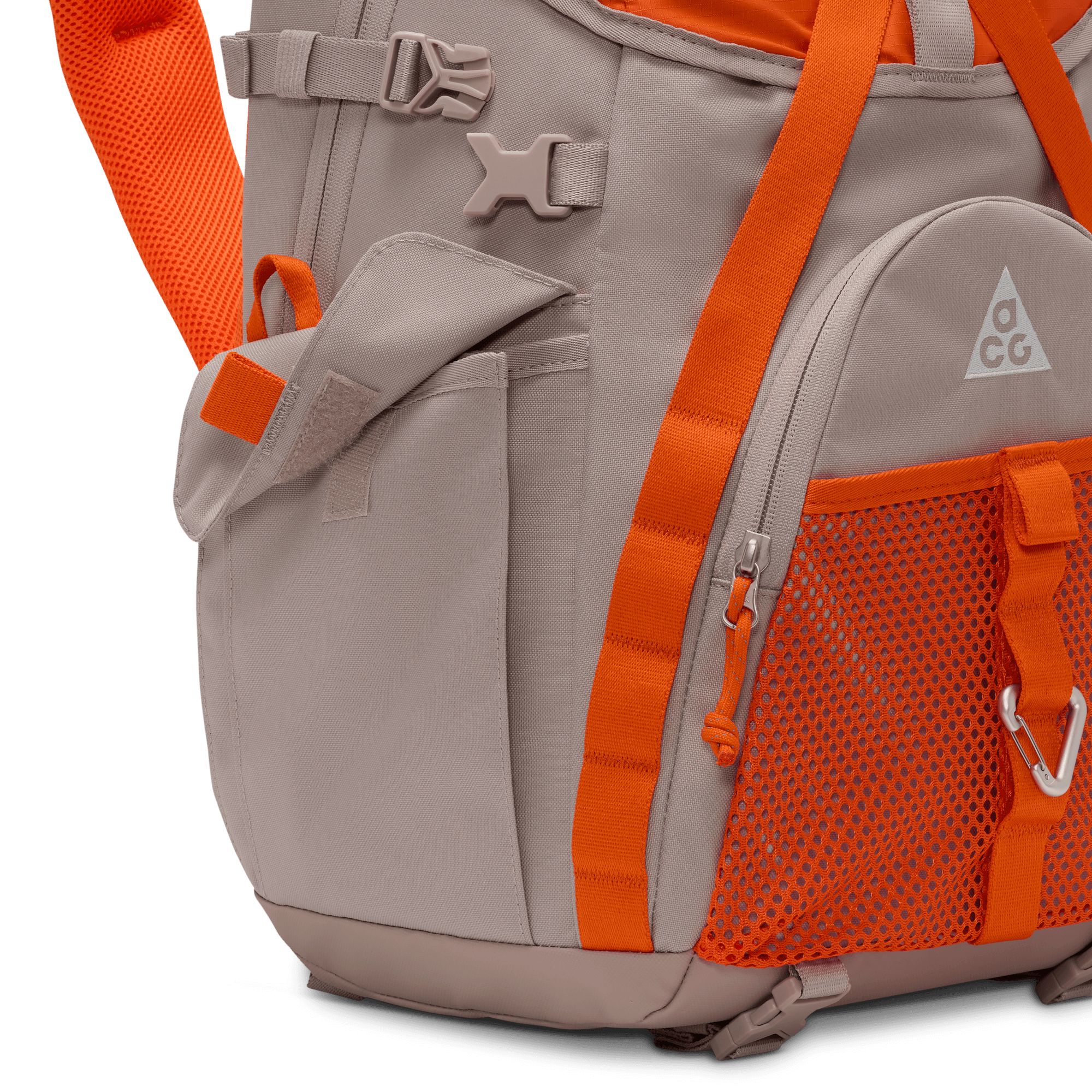 Nike ACG "DAYMAX" Adventure Backpack