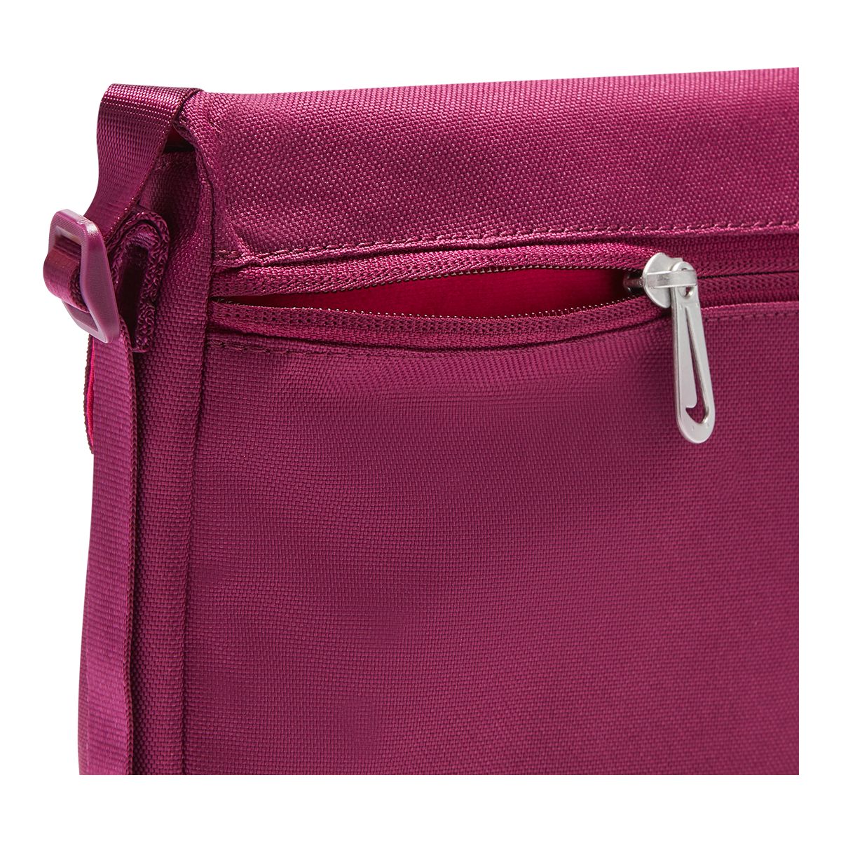 Nike Women's Futura 365 Crossbody Bag