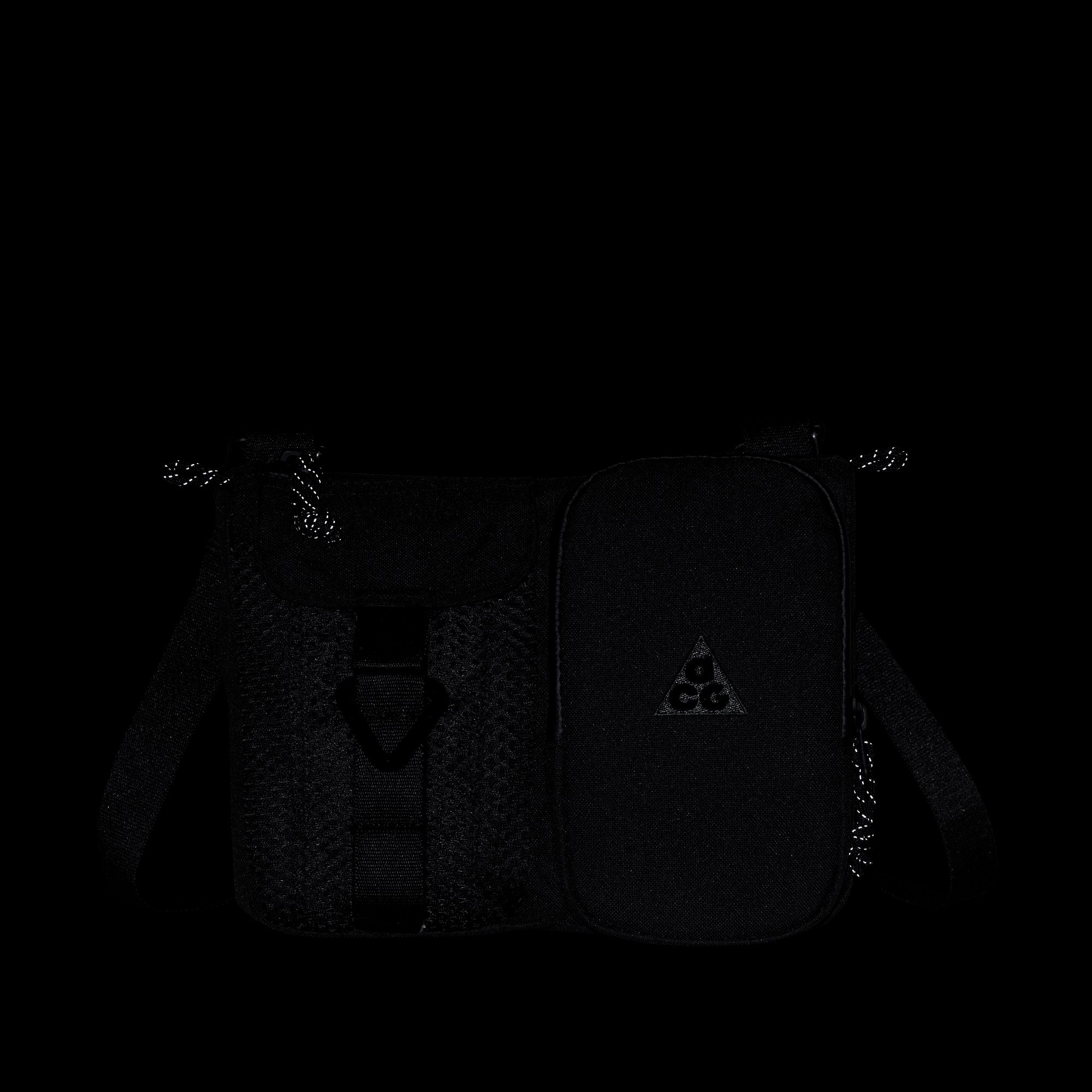 Nike ACG "DAYMAX" Crossbody Bag