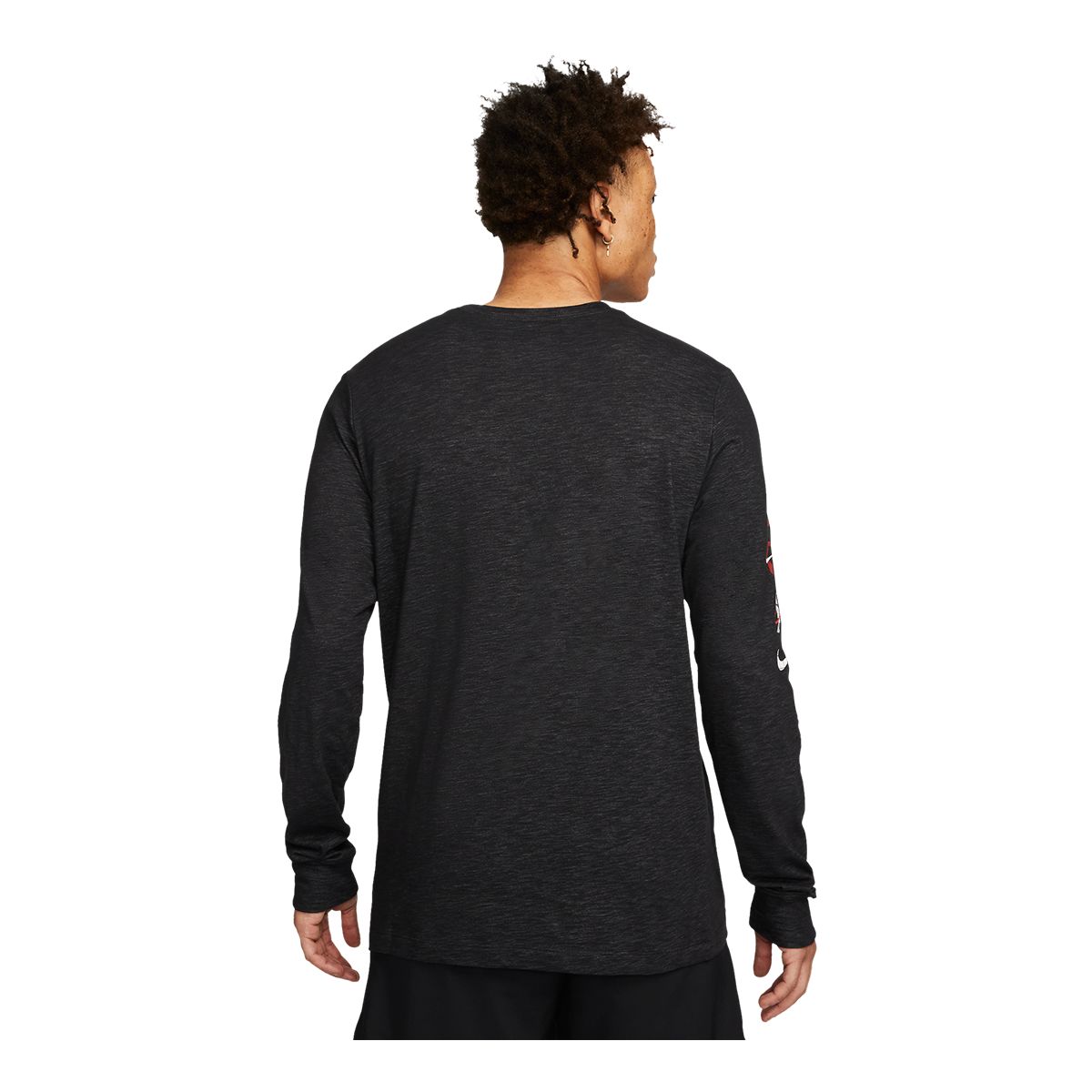 Nike Men's Worldwide Graphic Long Sleeve Shirt
