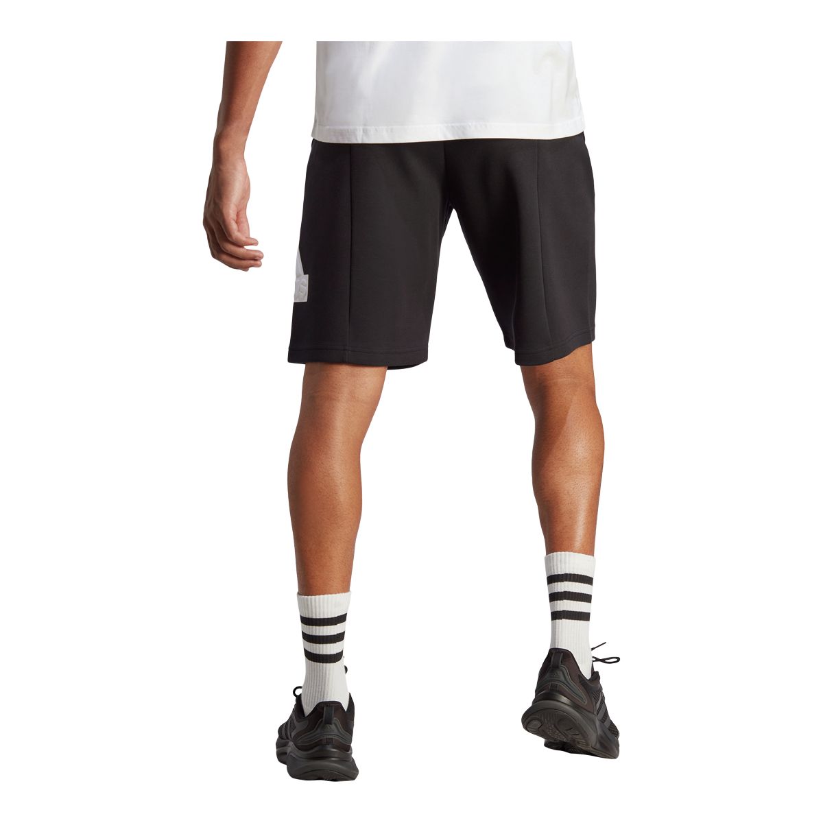 adidas Men's Sportswear FI Badge Of Sport 10-inch Shorts