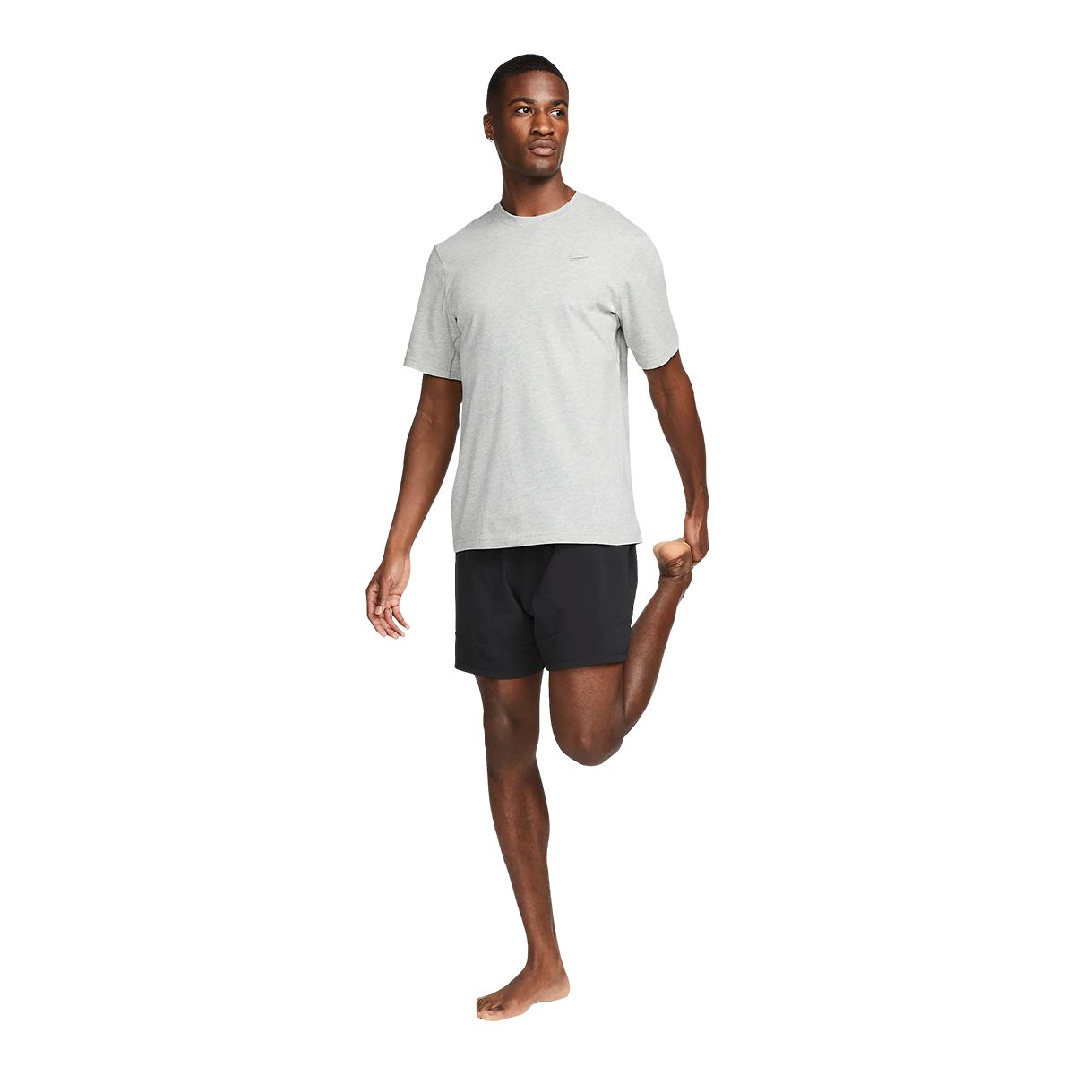 Nike Men's Dri-FIT Primary T Shirt