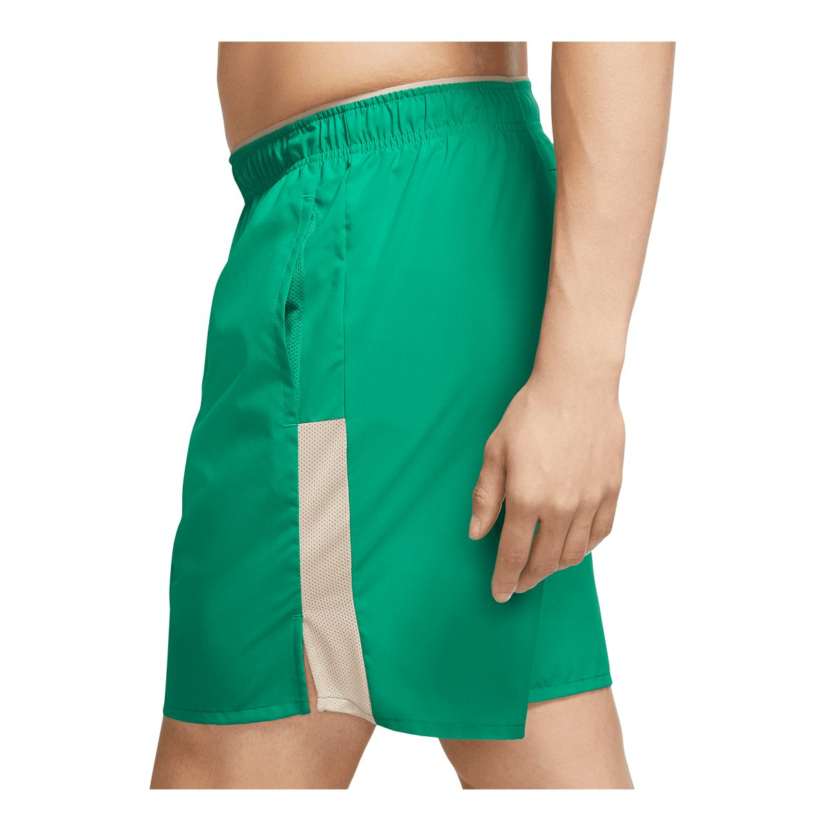 Nike Men's Challenger Moving Co 7 Inch Shorts