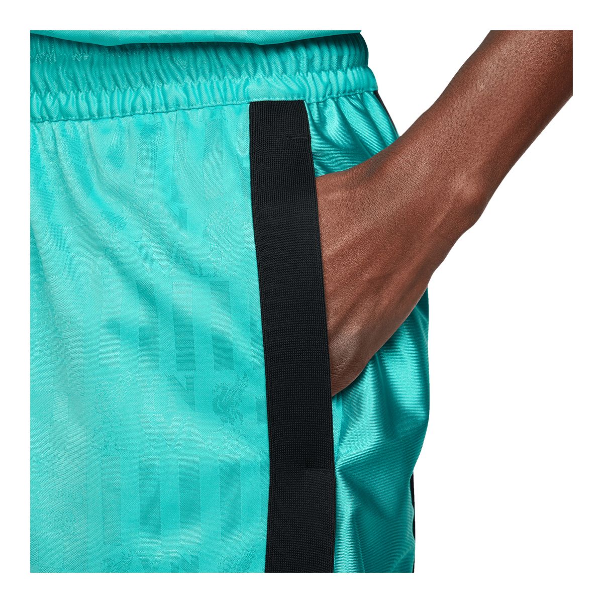 Nike Men's LeBron James Liverpool FC DNA 8 Inch Shorts