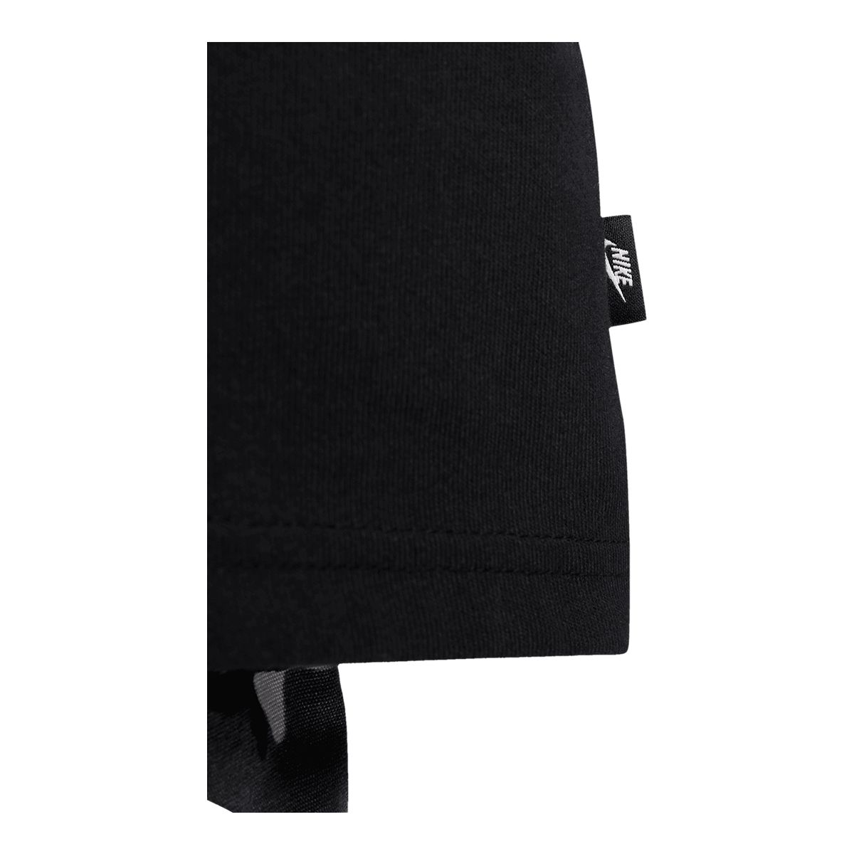 Nike Men's Premium Essentials Pocket Long Sleeve T Shirt