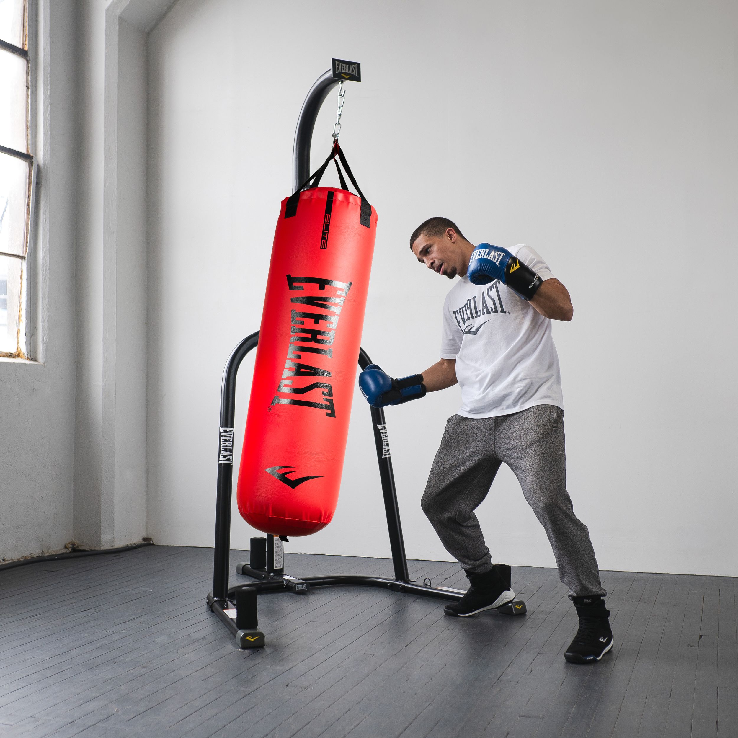 Everlast NevaTear™ 80lb Heavy Bag