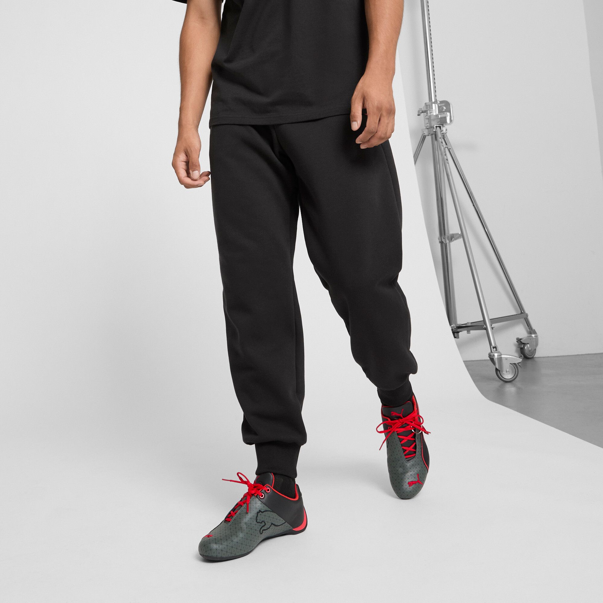 PUMA Men's F1 ESS+ Sweatpants