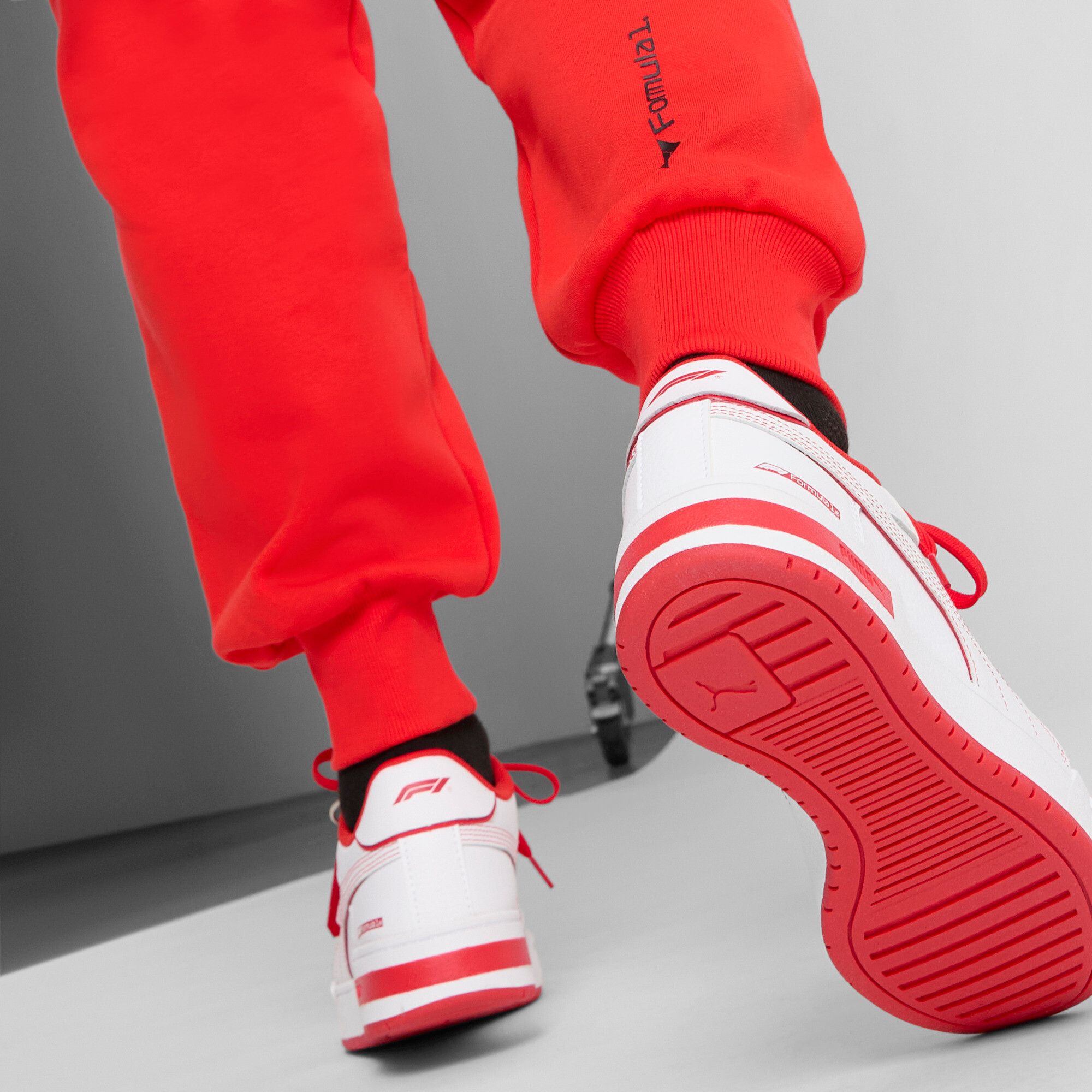 PUMA Men's F1 ESS+ Sweatpants