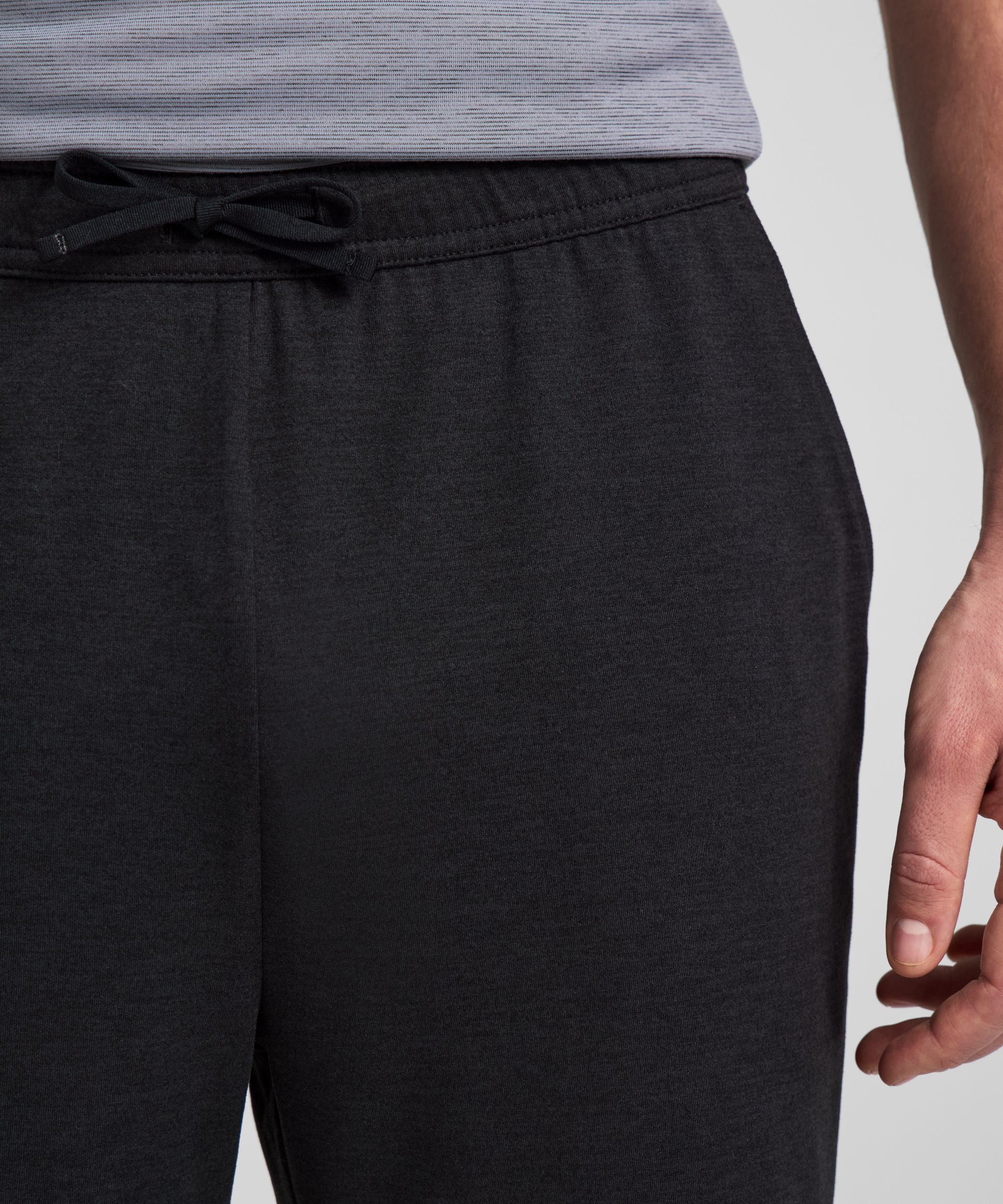 FWD Men's HIIT Knit 8 Inch Shorts