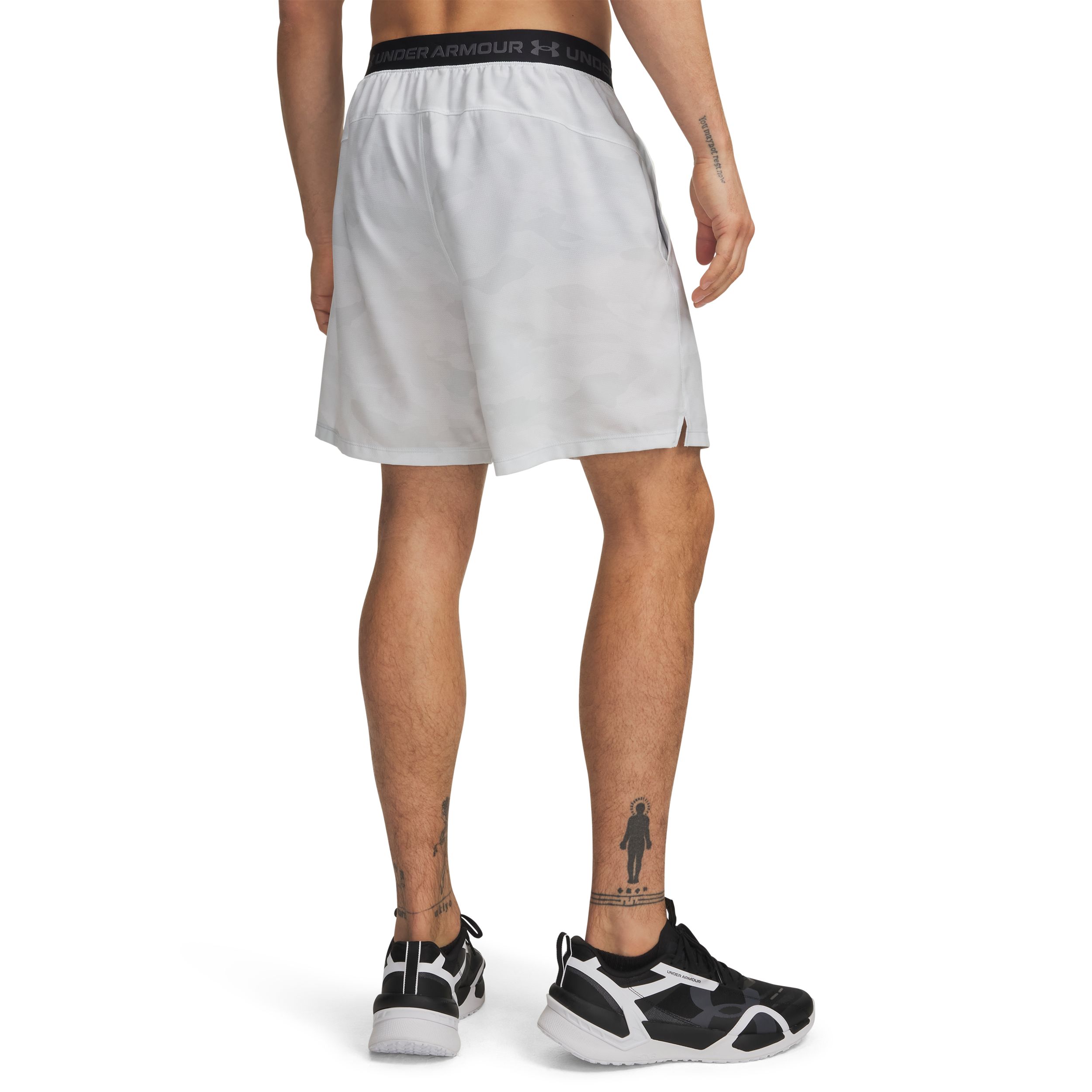 Under Armour Men's Vanish Woven 2.0 6 Inch Printed Shorts