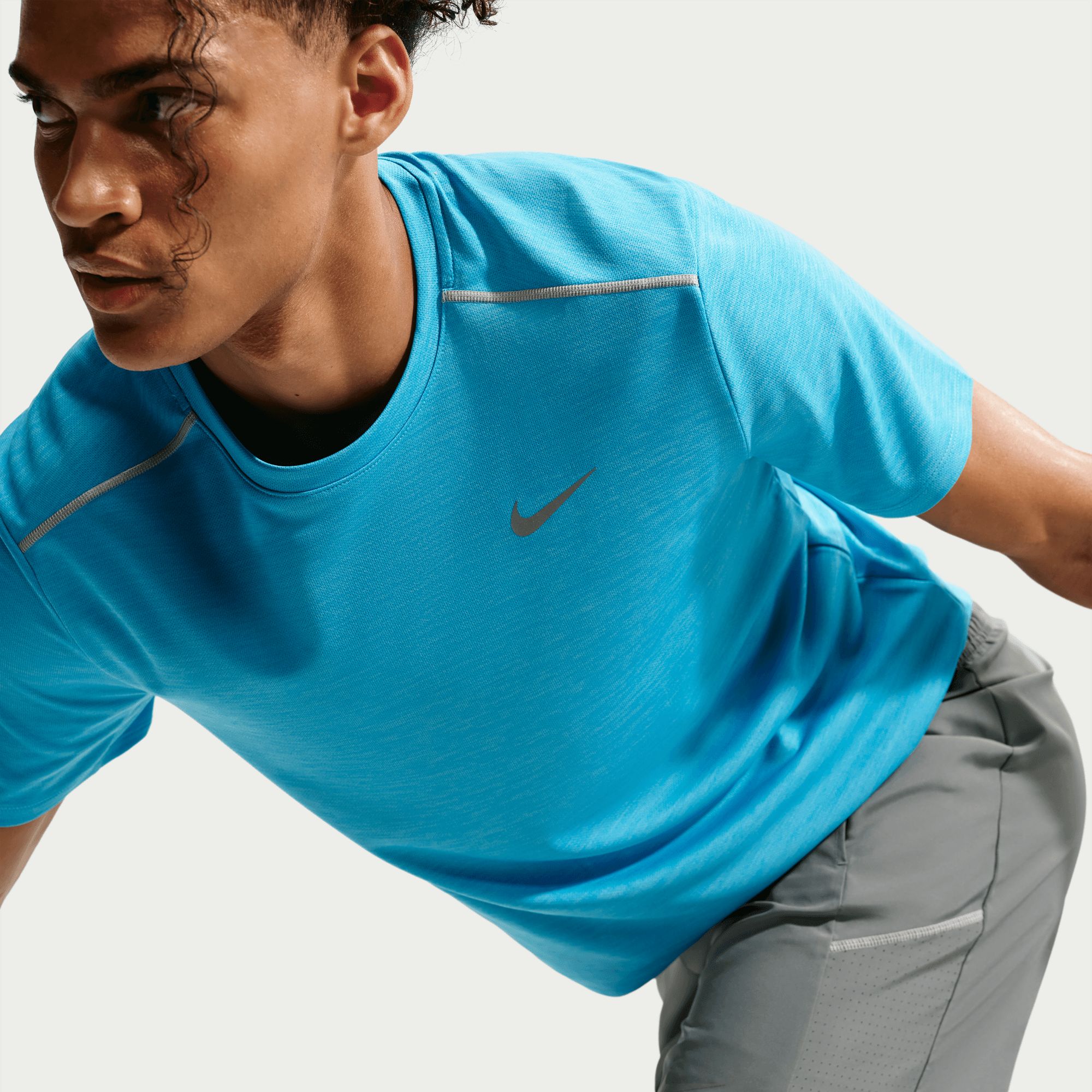 Nike Men's Dri-fit Miler 2 Lightweight Short Sleeve Workout T-shirt