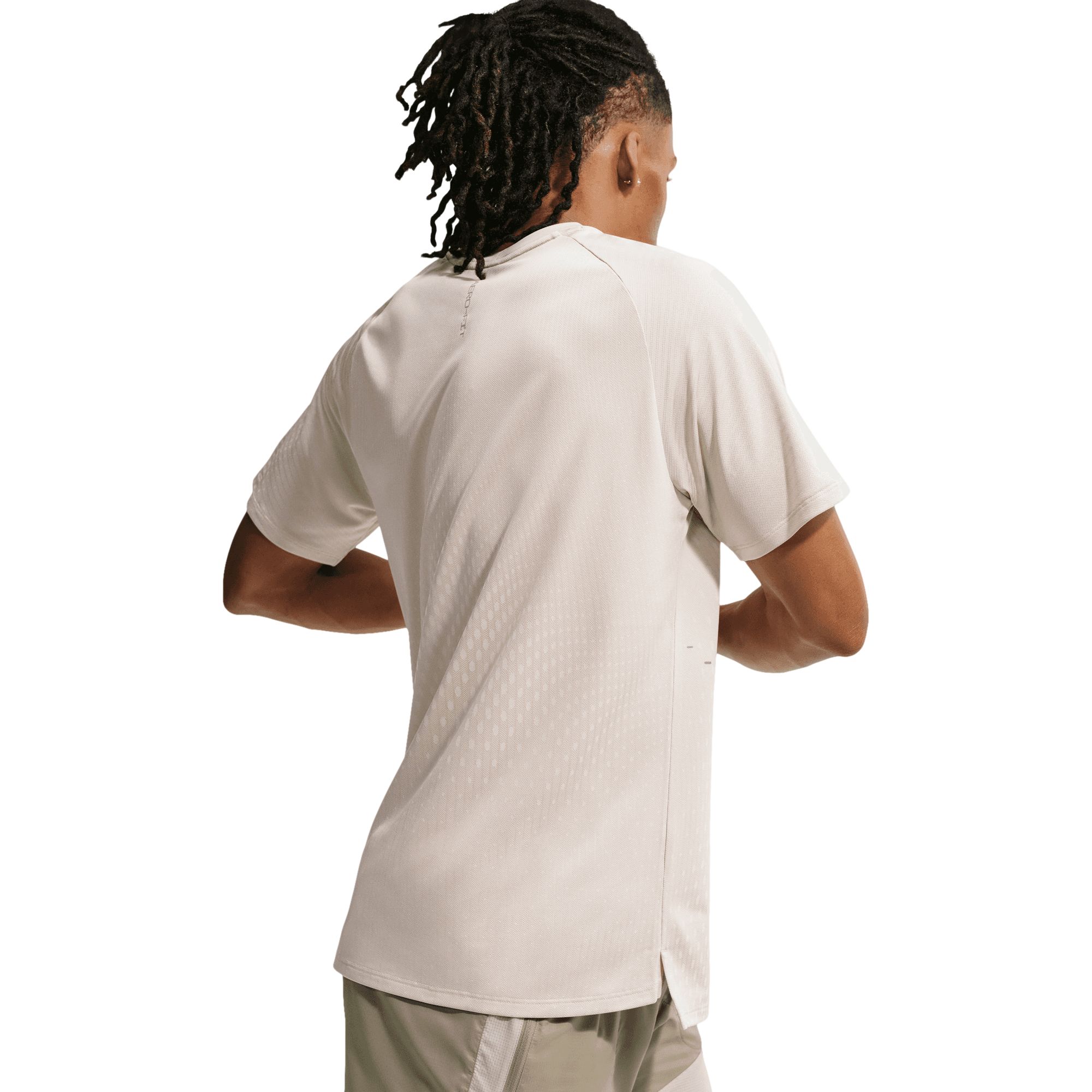 Nike Men's Stride Aero-FIT T-Shirt