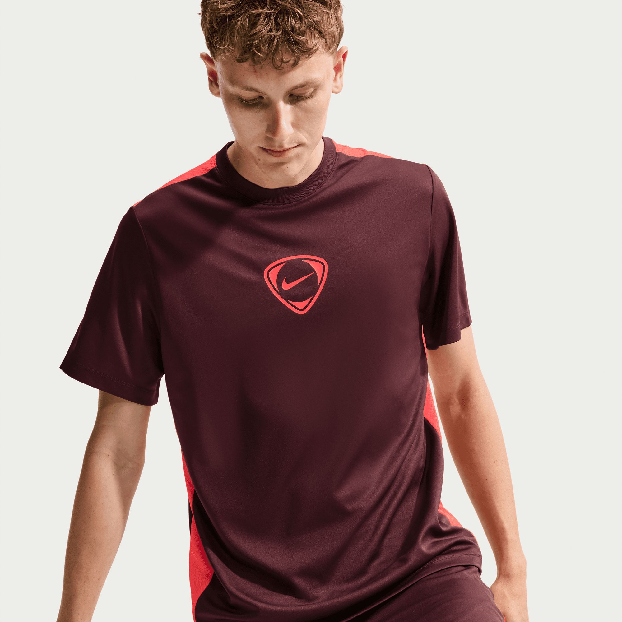 Nike Men's Dri-FIT Academy+ Soccer Short Sleeve T-Shirt