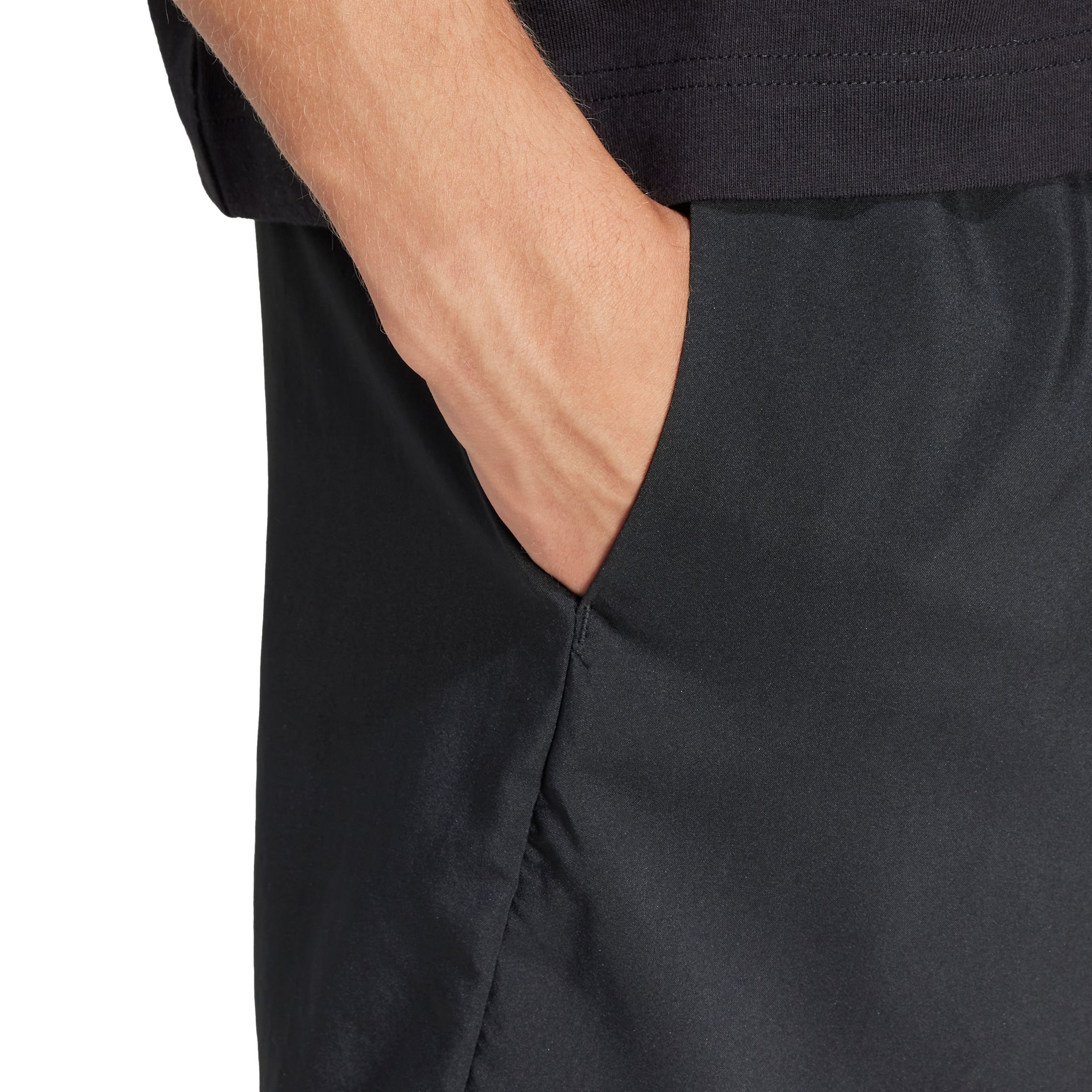 adidas Men's Essentials Small Logo Cargo Chelsea Shorts