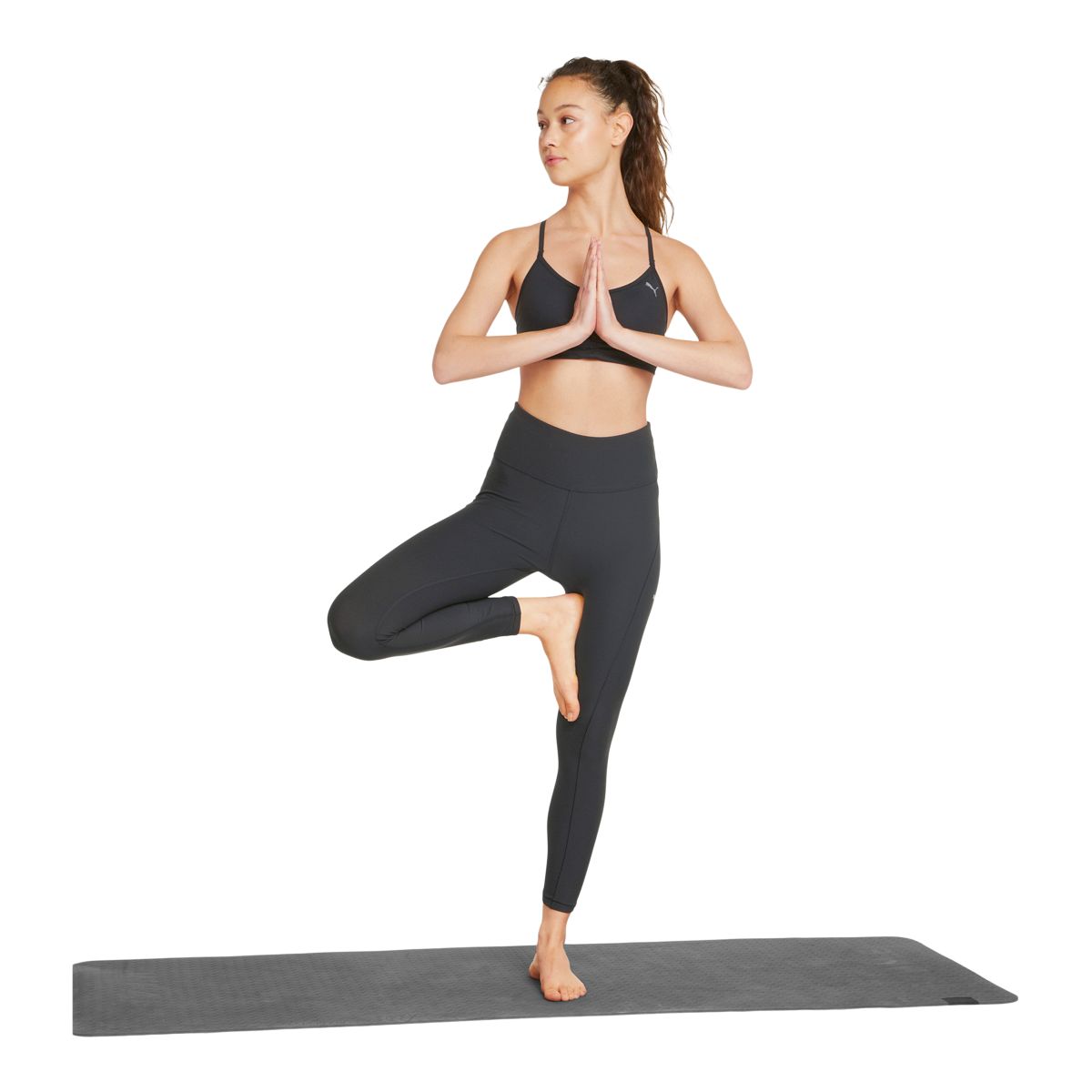 PUMA Women's Studio Rouched Sports Bra, Low Impact, Lightly Lined