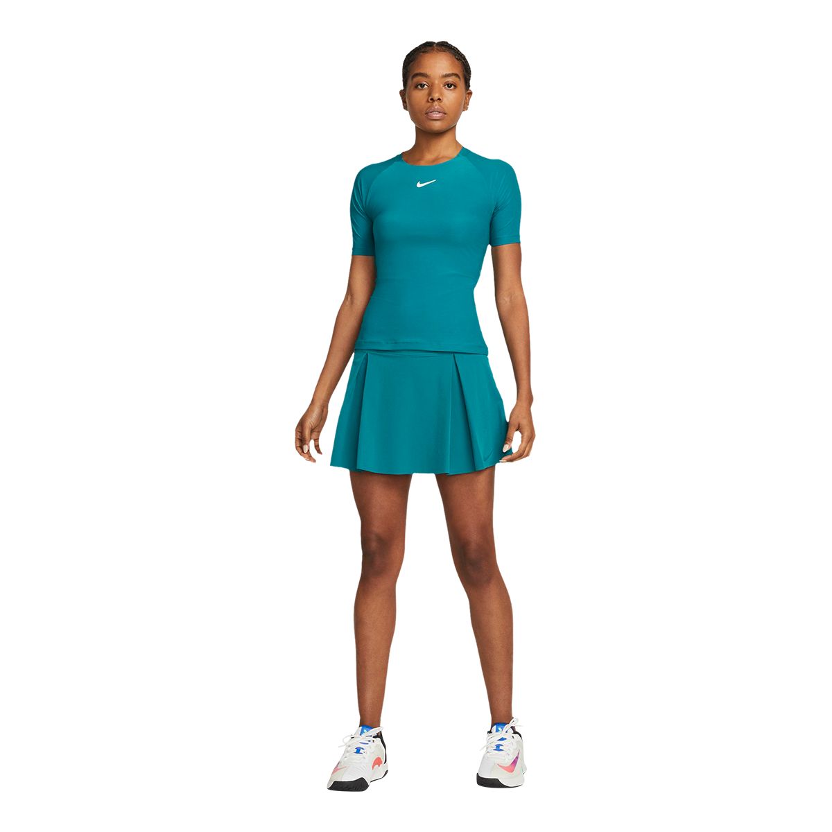 Nike Women's Dri-FIT Advantage Short Sleeve Top, Slim Fit