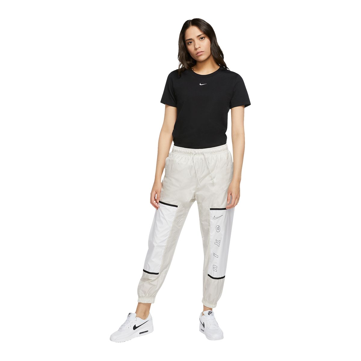 Nike Sportswear Women's Essential Futura Icon Cotton T Shirt