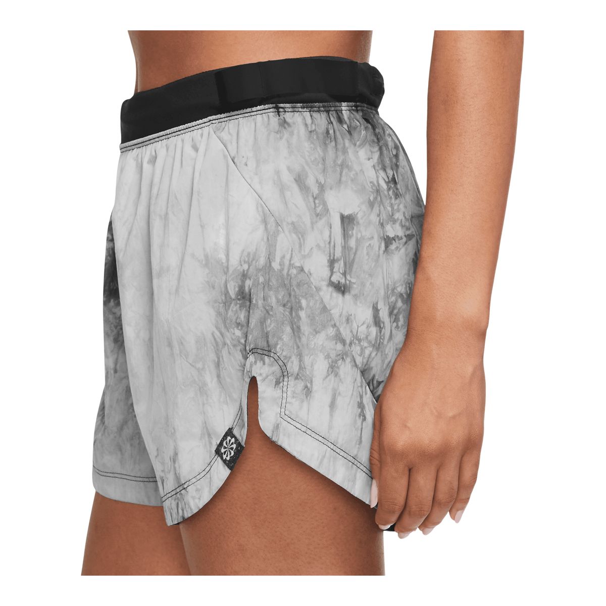 Nike Women's NK Dri-FIT Trail MR 3 Inch Shorts