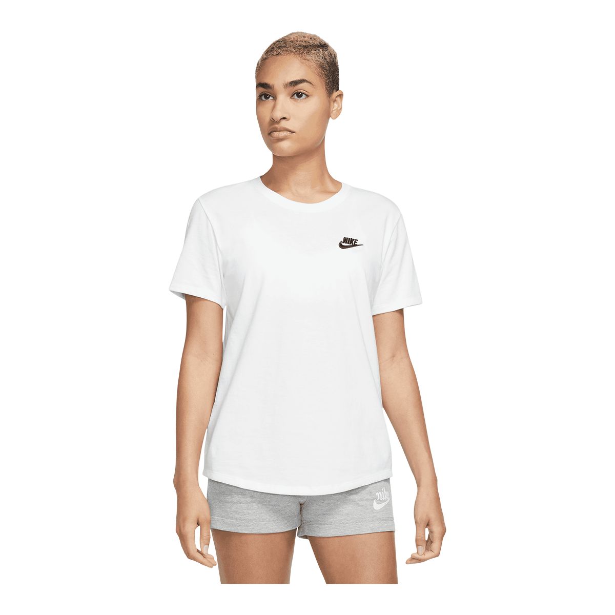 Nike Sportswear Women's Club Essentials T Shirt