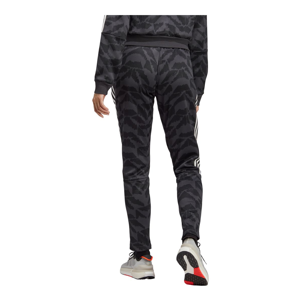 Adidas camouflage discount training pants