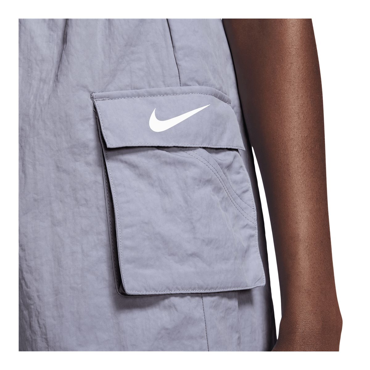 Nike Sportswear Women's Essential Woven High-Rise Shorts