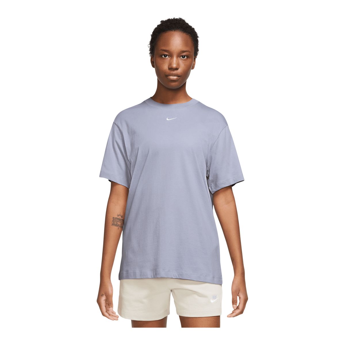 nike women's essential tee