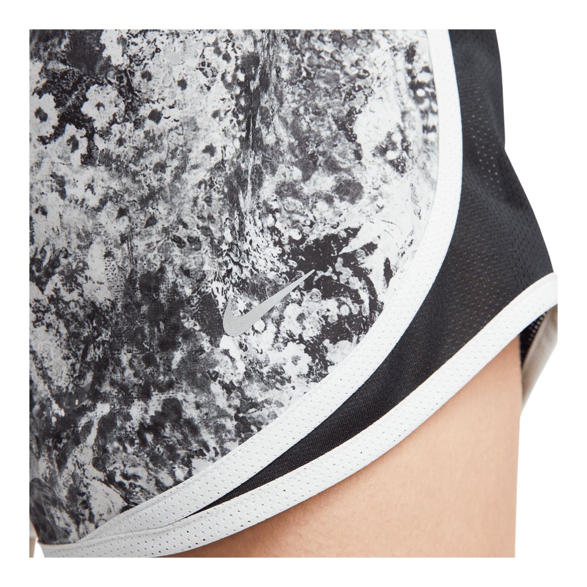 Nike Pro Women's Dri-FIT Tempo All Over Print Print Shorts