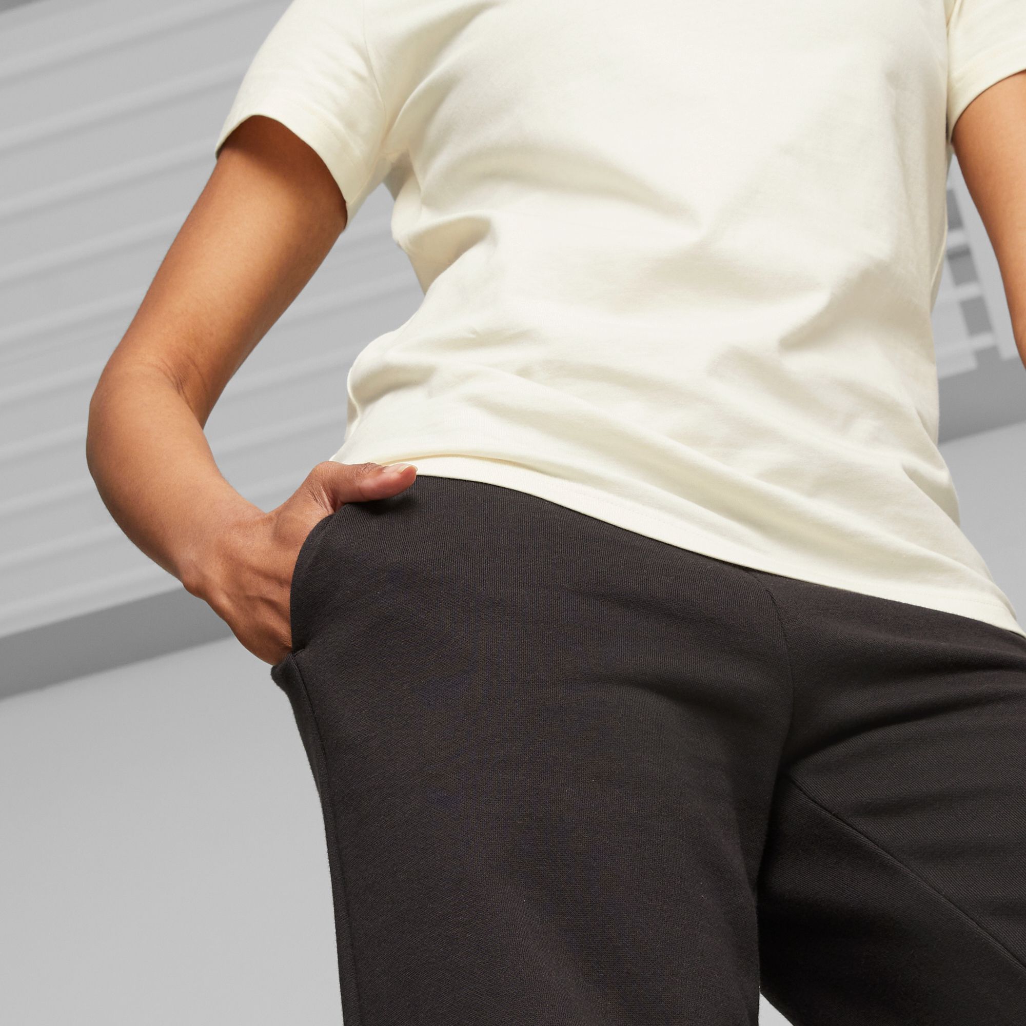 PUMA Women's Sportswear Essential SL Pants