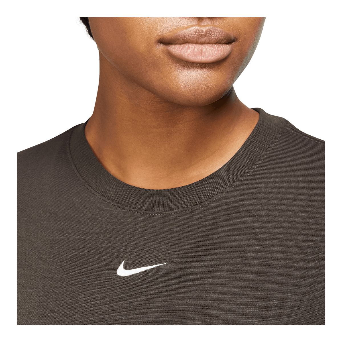 Nike Women's Essentials Slim Cropped LBR T Shirt | SportChek