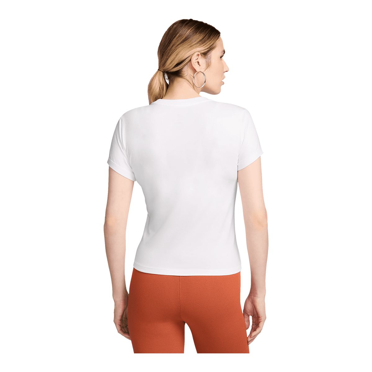 ナイキ Nike 【 Chill Knit Crop Photo Tee Womens 】 ファッション レディースファッション トップス Tシャツ カットソー Nike Sportswear Chill Knit Women's Slim Cropped T-Shirt. Nike CA