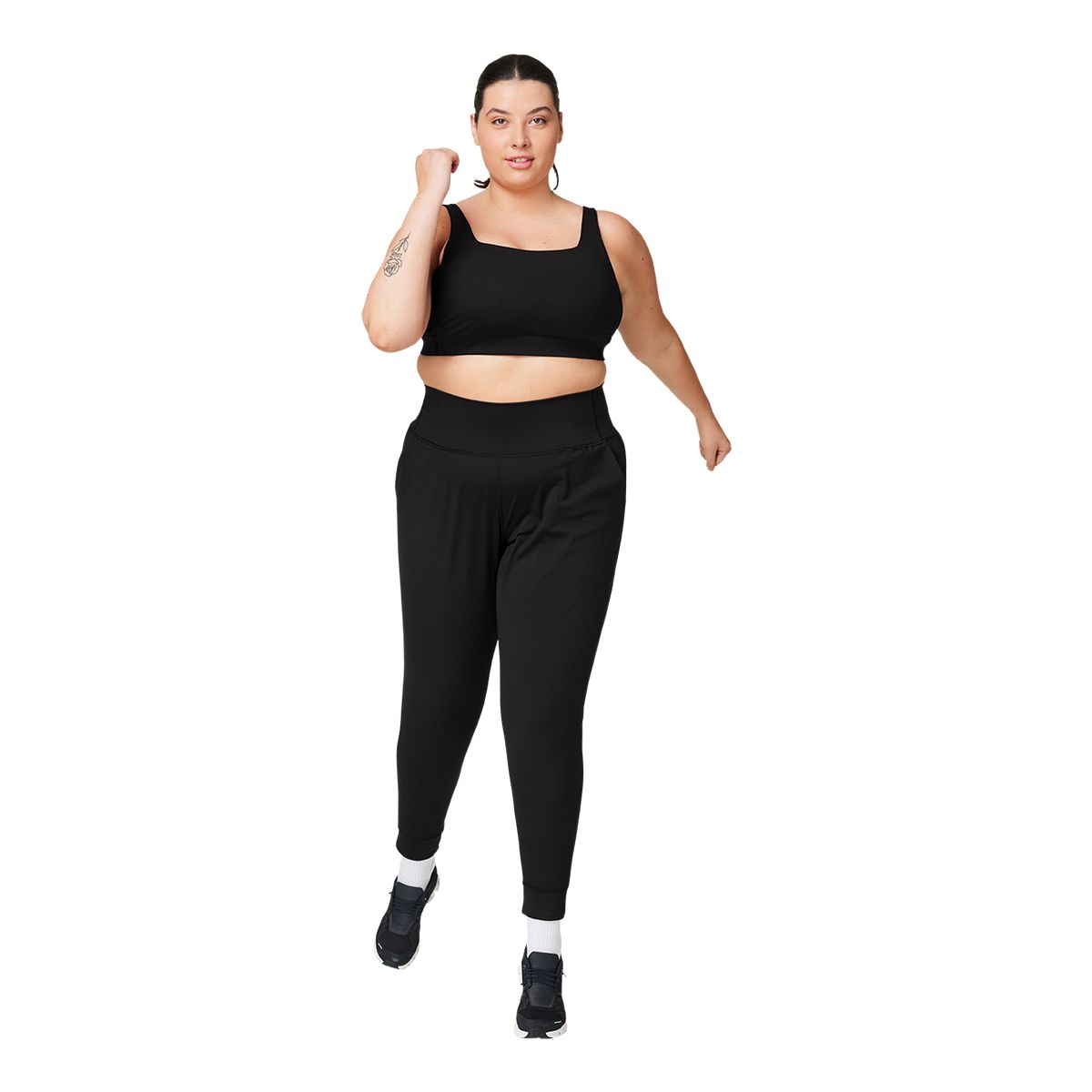 FWD Women's Core Medium Impact Sports Bra