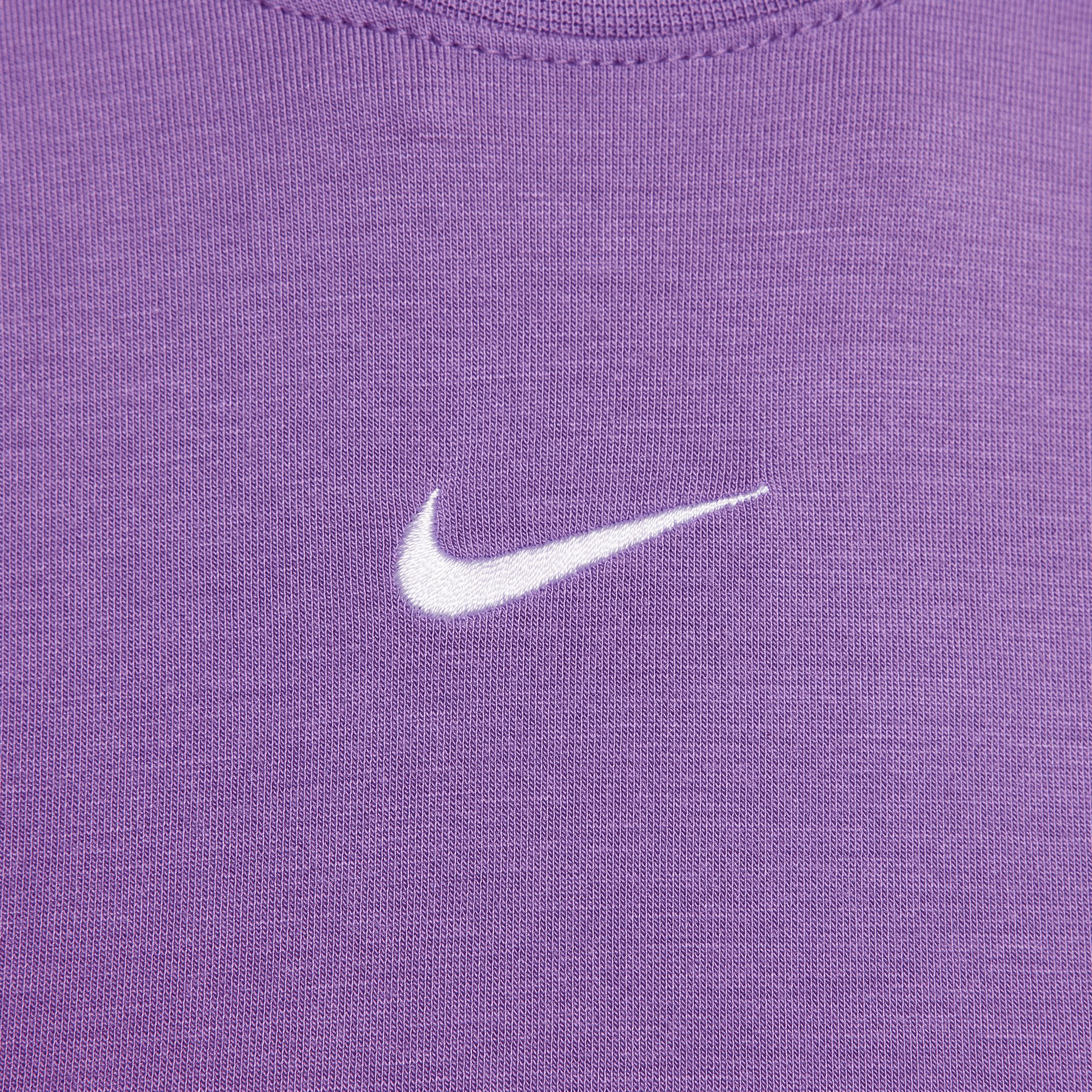 Nike Women's Essential Slim Cropped T Shirt