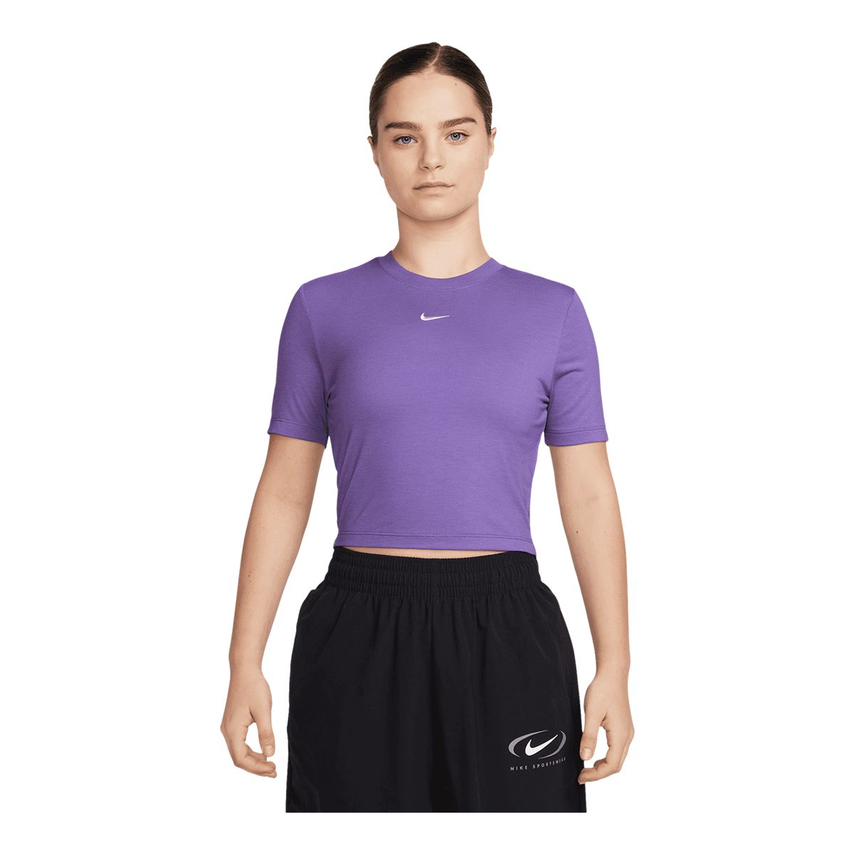 Nike Women's Essential Slim Cropped T Shirt
