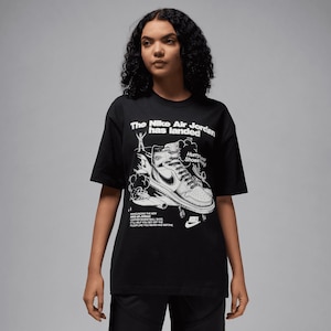 Jordan Women's J Graphic Oversized T Shirt