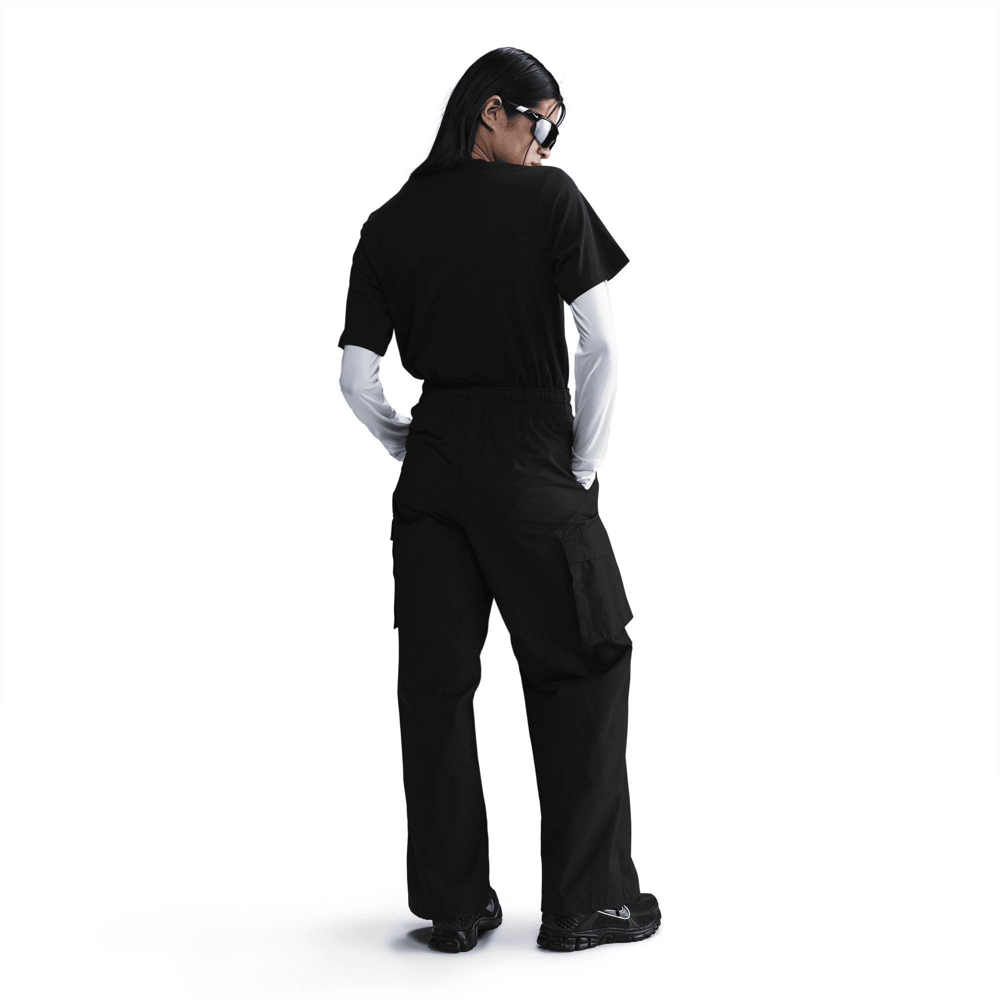 Nike Women's Everything Woven Mid-Rise Cargo Pants