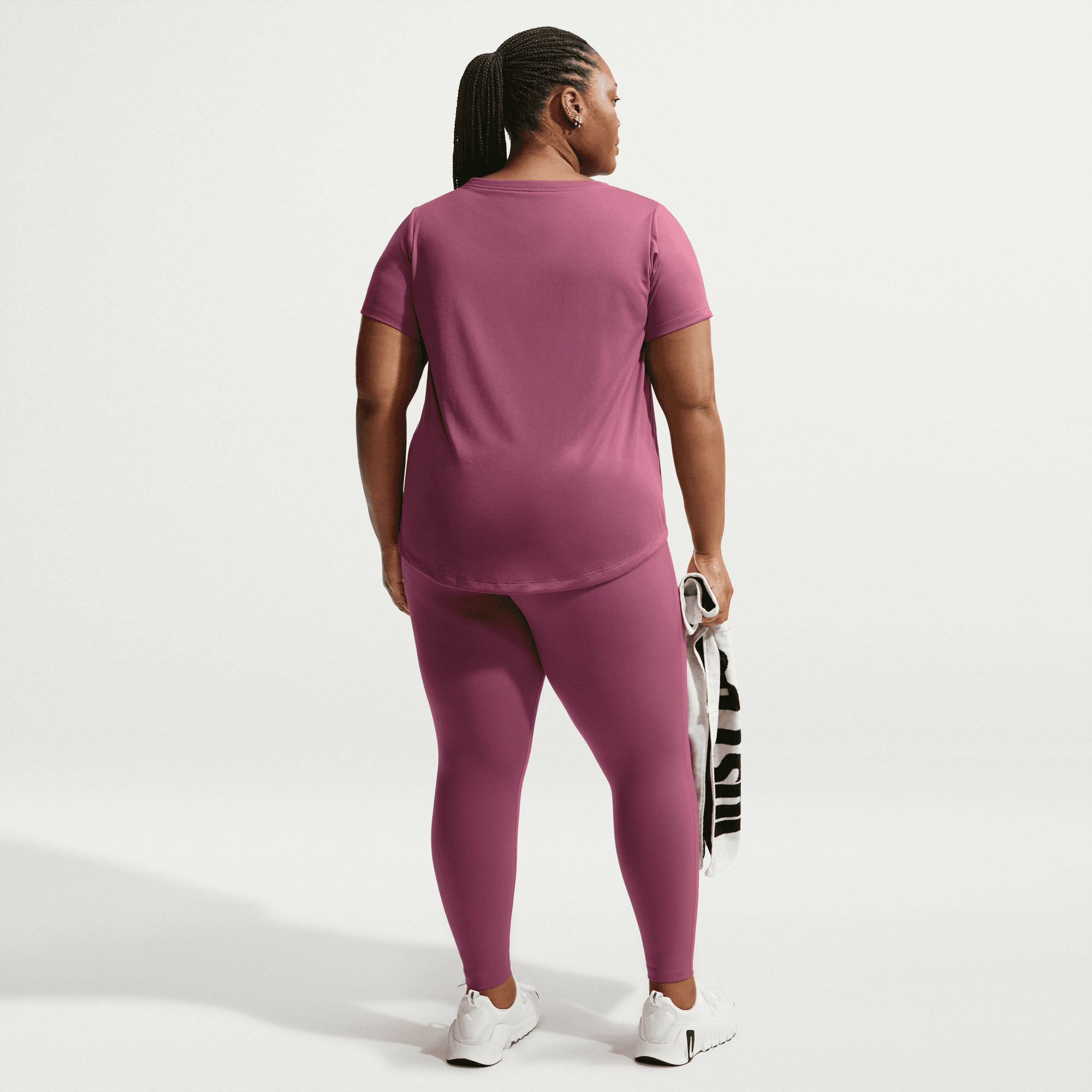 Nike Women's One High-waisted 7/8 Pocket Leggings with Dri-FIT Technology