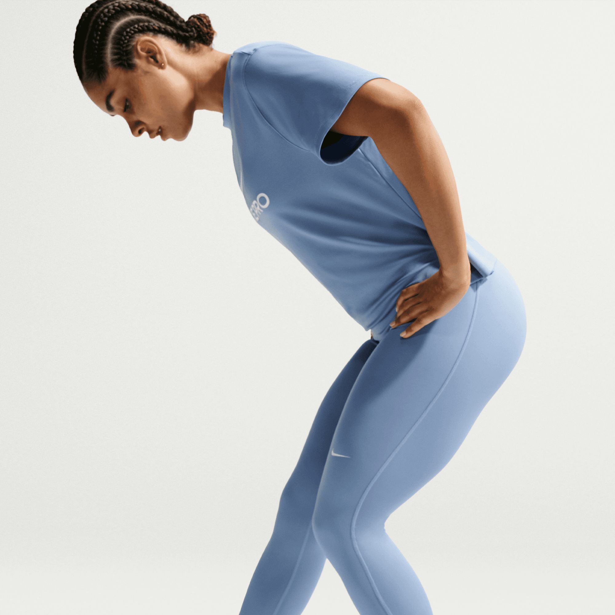 Nike Pro Women's 365 Mid-rise Moisture-wicking Workout Leggings