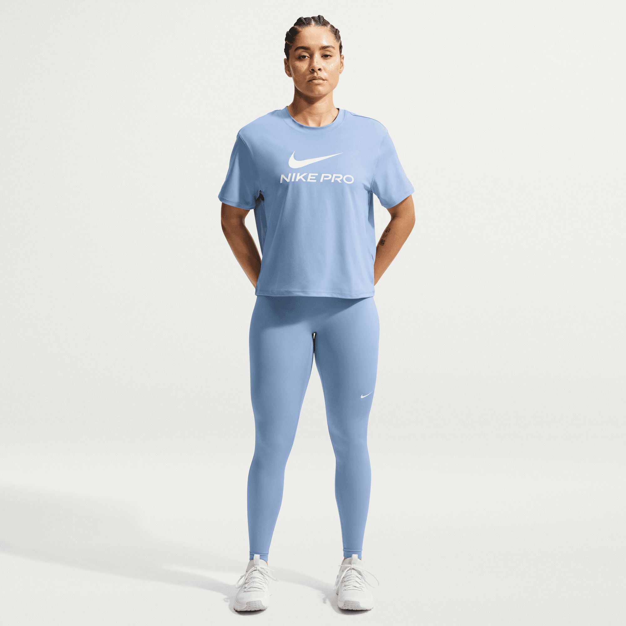 Nike Pro Women's 365 Mid-rise Moisture-wicking Workout Leggings