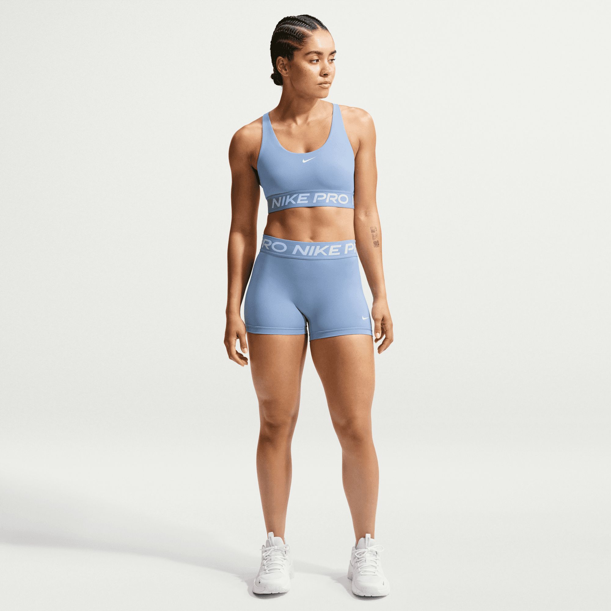 Nike Pro Women's 365 Mid-Rise 3 Inch U Seam Shorts