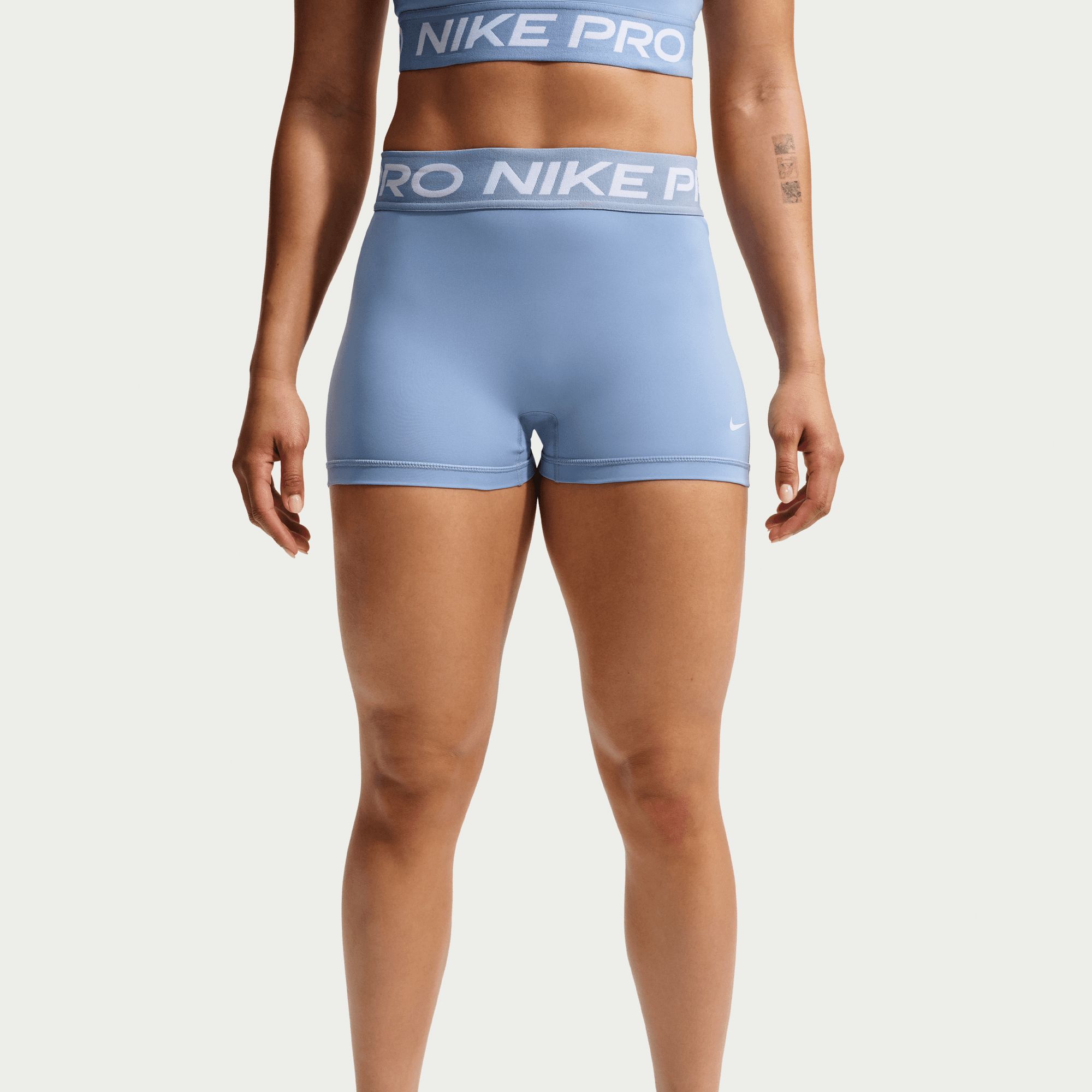Nike Pro Women's 365 Mid-Rise 3 Inch U Seam Shorts