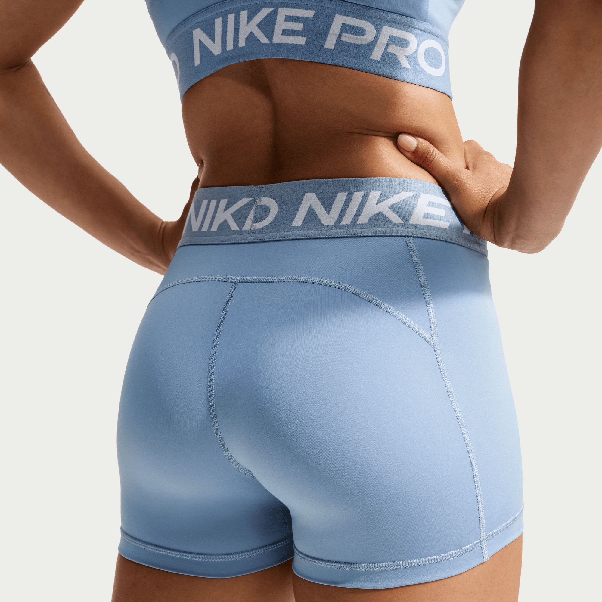 Nike Pro Women's 365 Mid-Rise 3 Inch U Seam Shorts