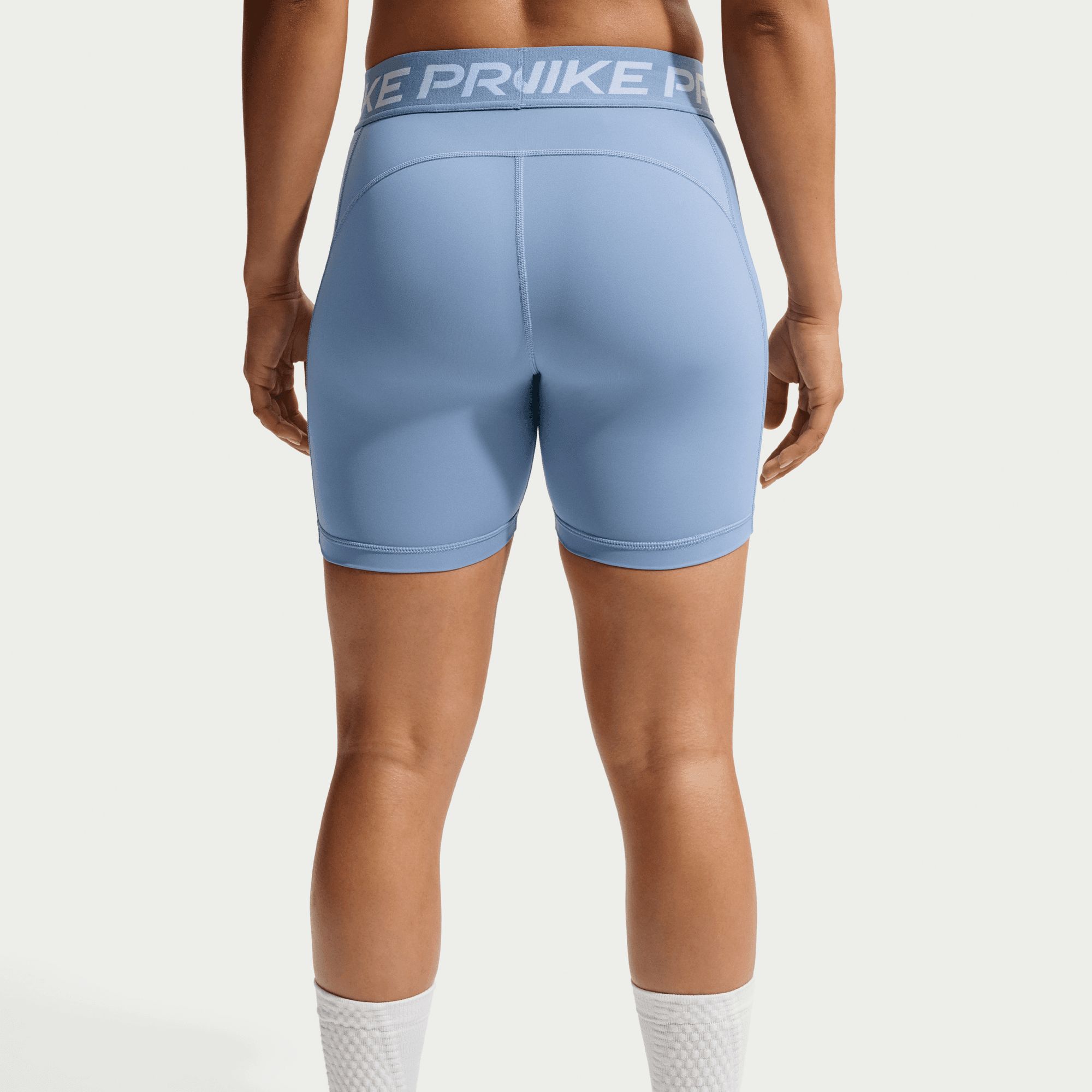 Nike Pro Women's 365 Mid-Rise 5 Inch U Seam Shorts