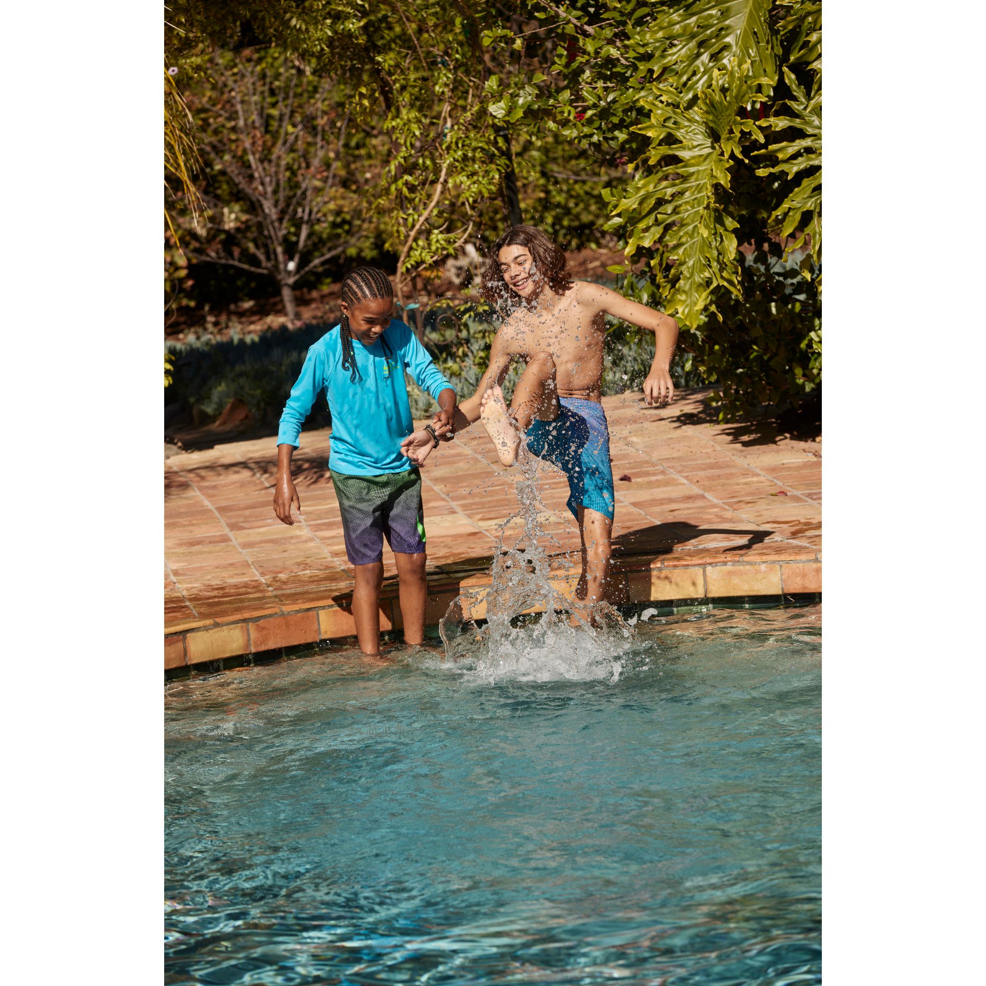 Nike Boys' Smiles Long Sleeve Hydroguard