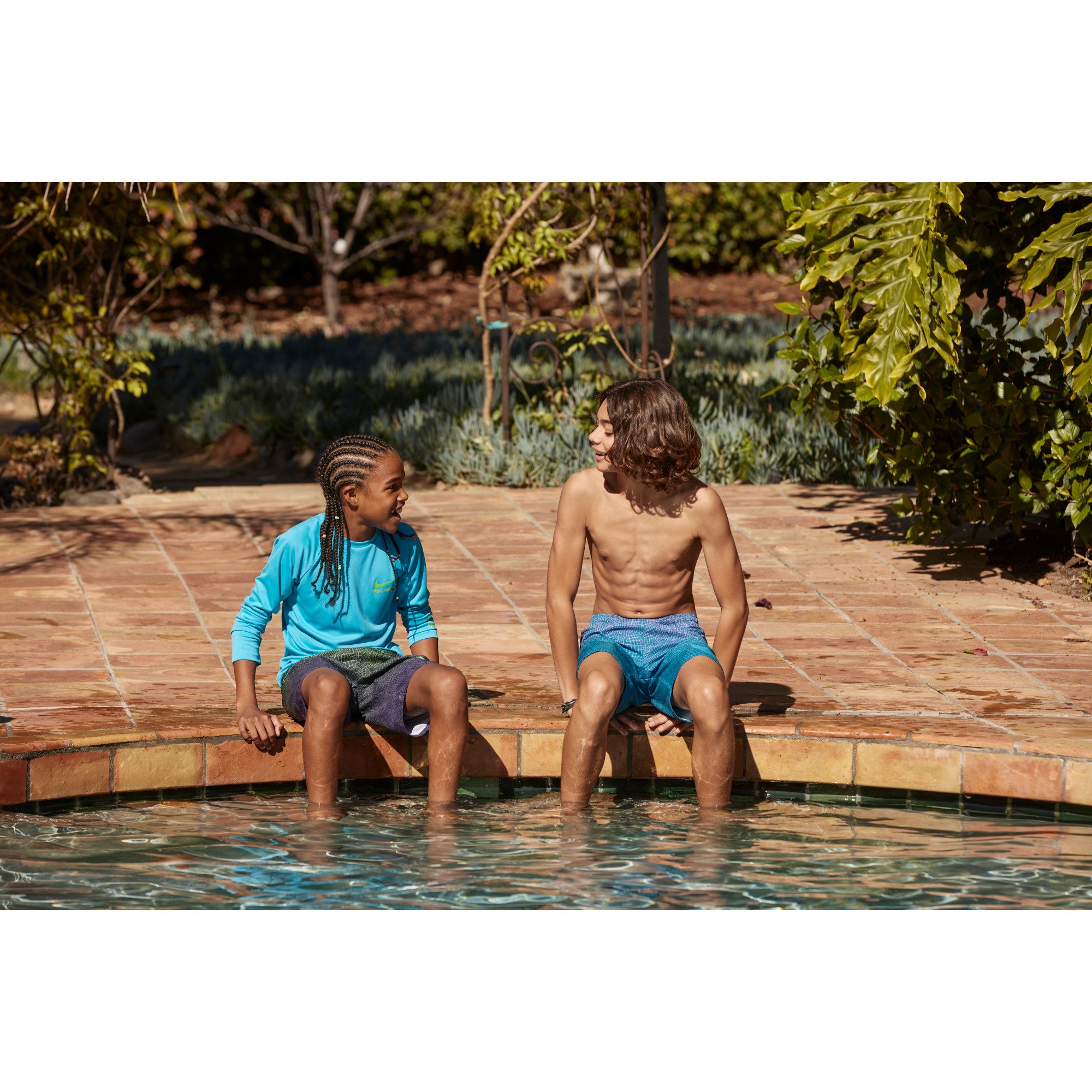 Nike Boys' Smiles Long Sleeve Hydroguard