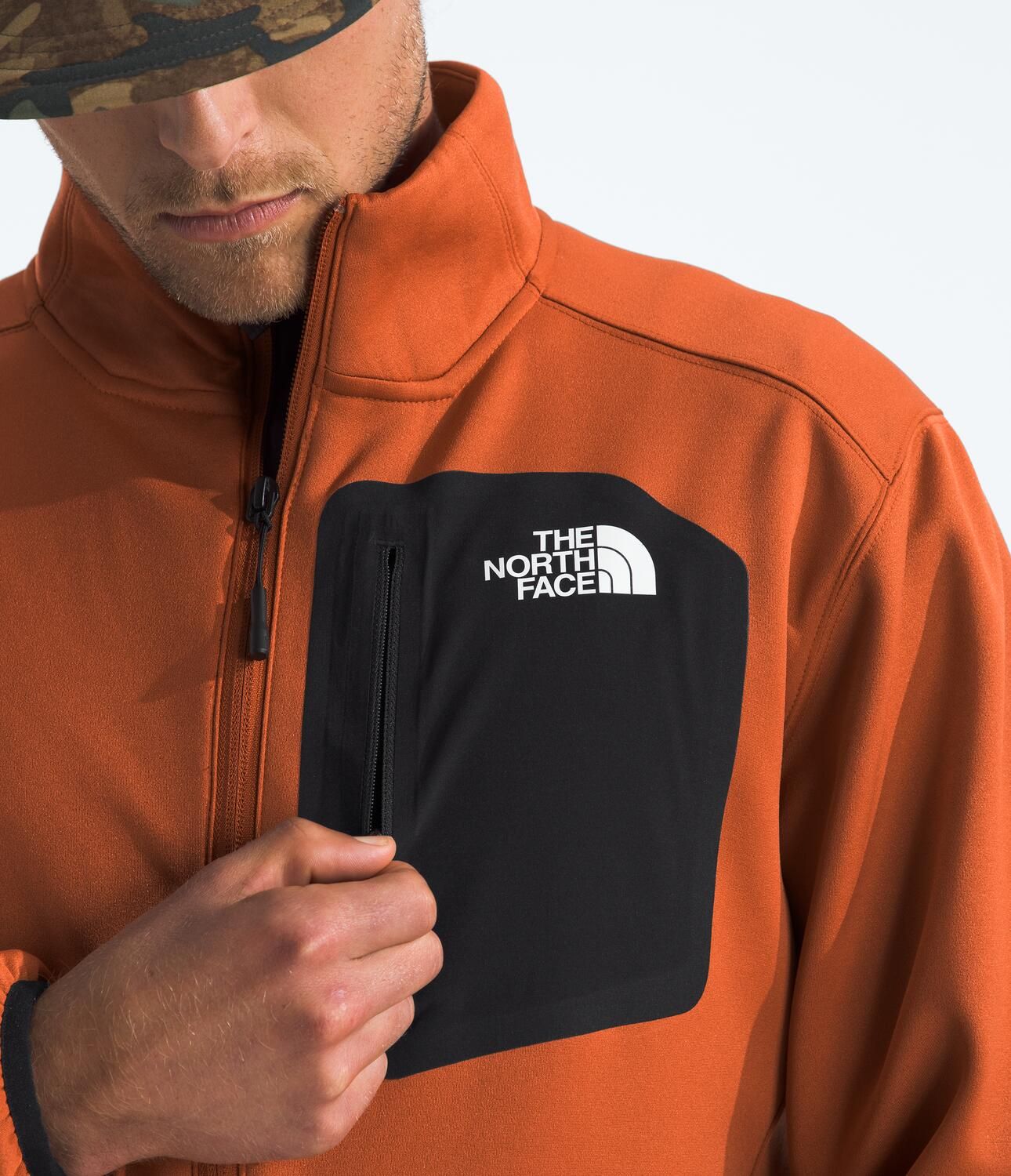 The North Face Men's Crest Quarter Zip Long Sleeve Top