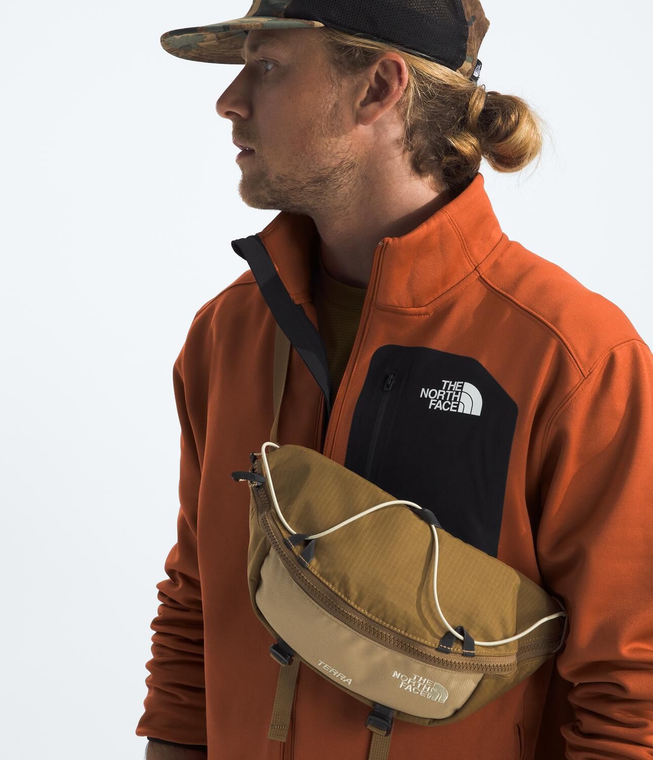 The North Face Men's Crest Quarter Zip Long Sleeve Top