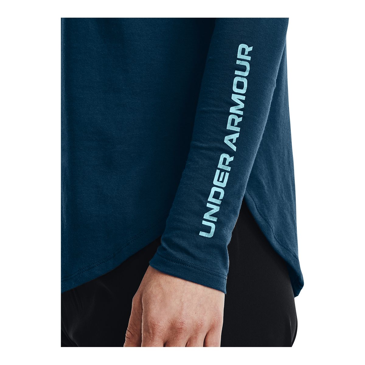 Under Armour Women's Outdoor Long Sleeve Shirt, Loose Fit, Quick Dry